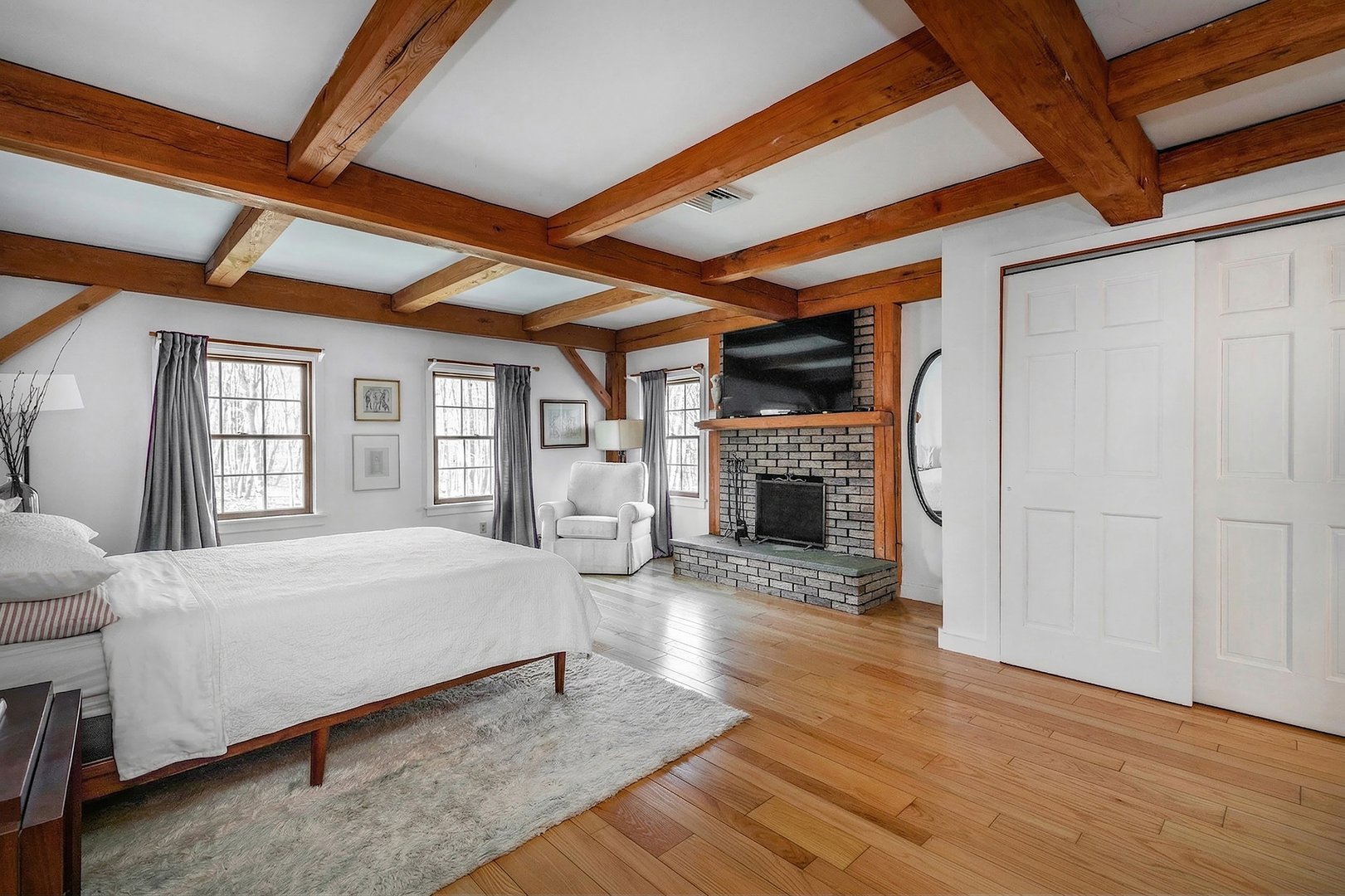 24 Hickory Lane Photo 19