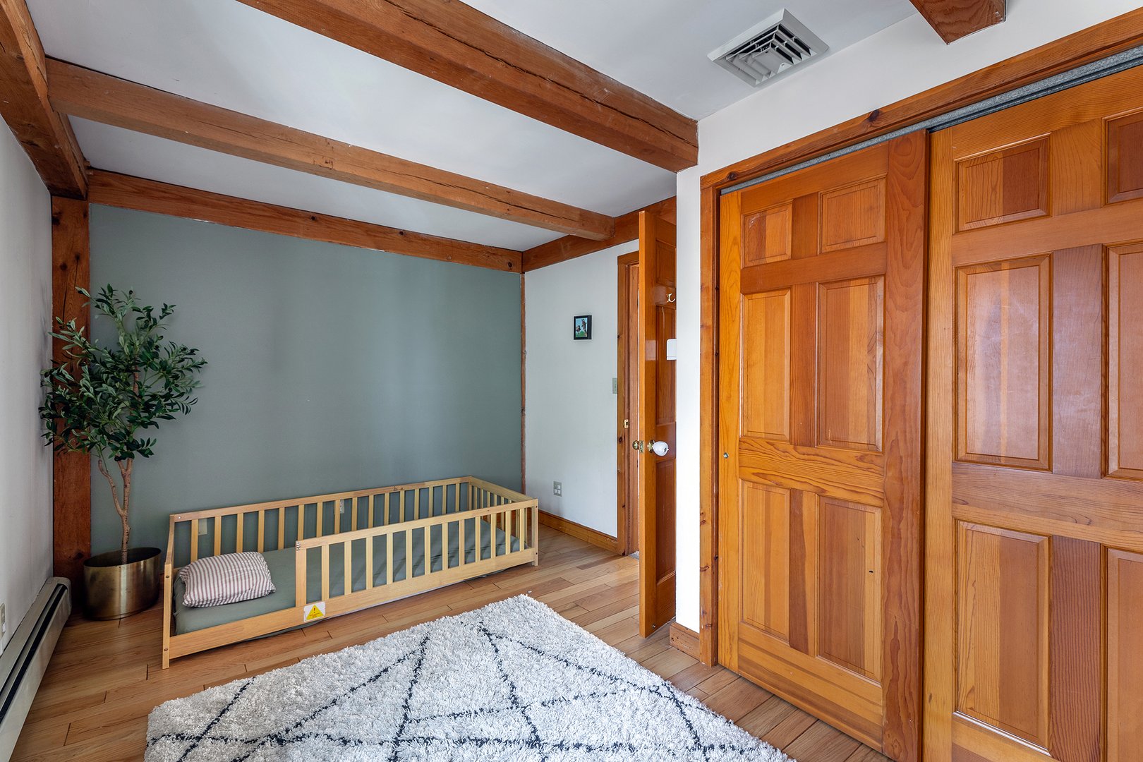 24 Hickory Lane Photo 22