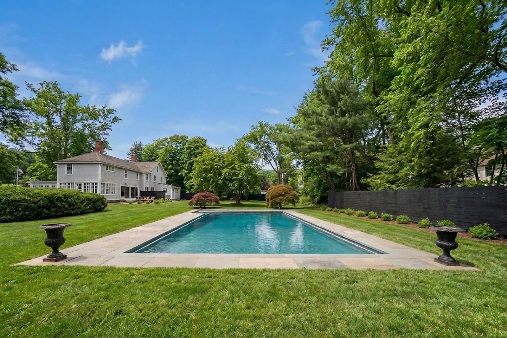 88 Main Street Photo 40