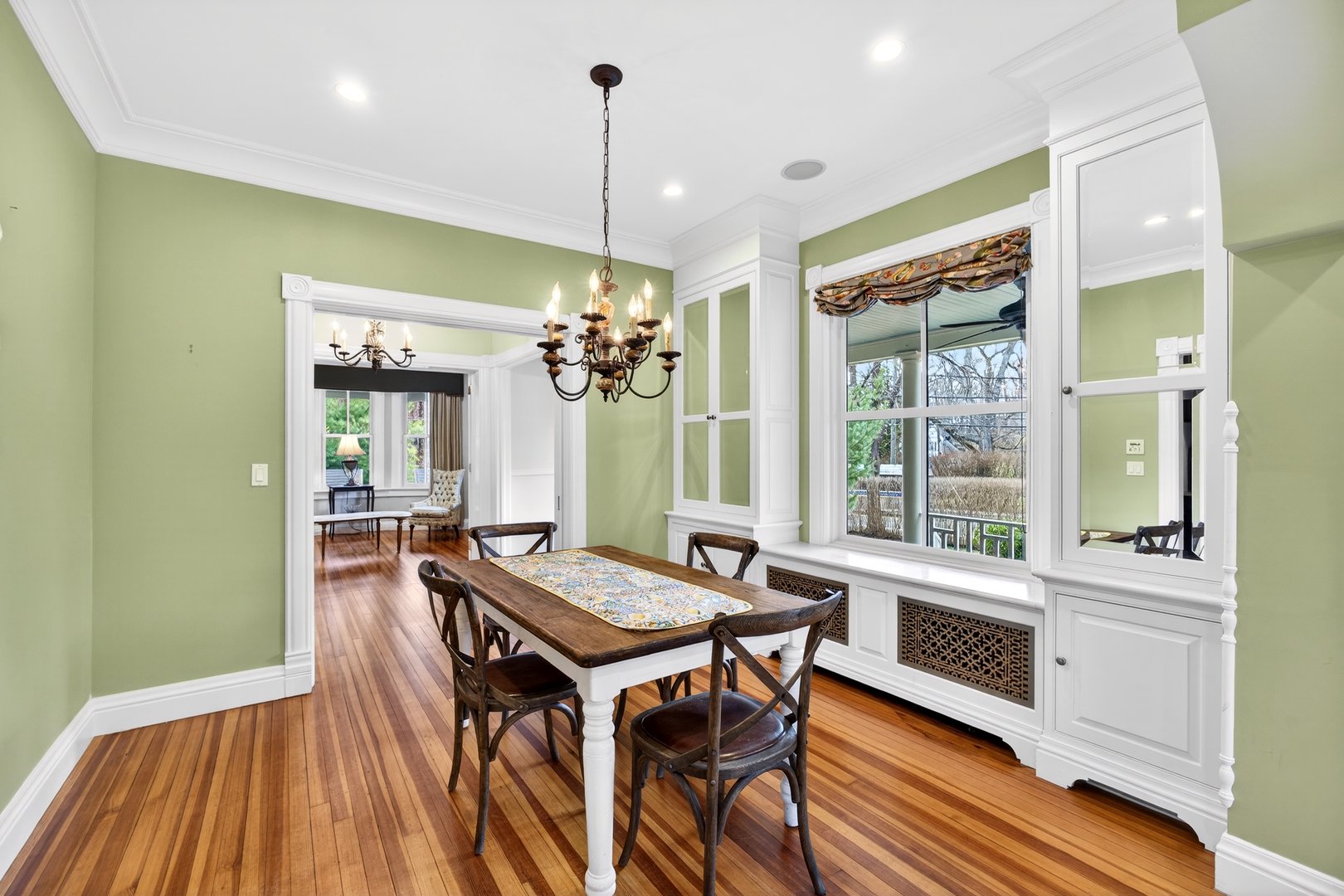 247 Broadway Photo 8