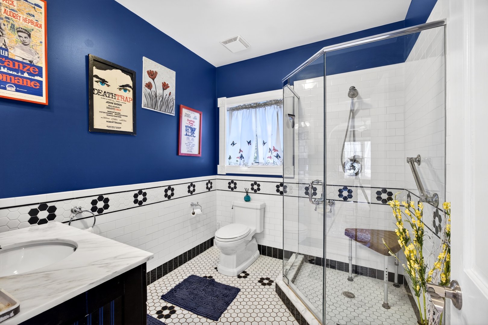 247 Broadway Photo 20