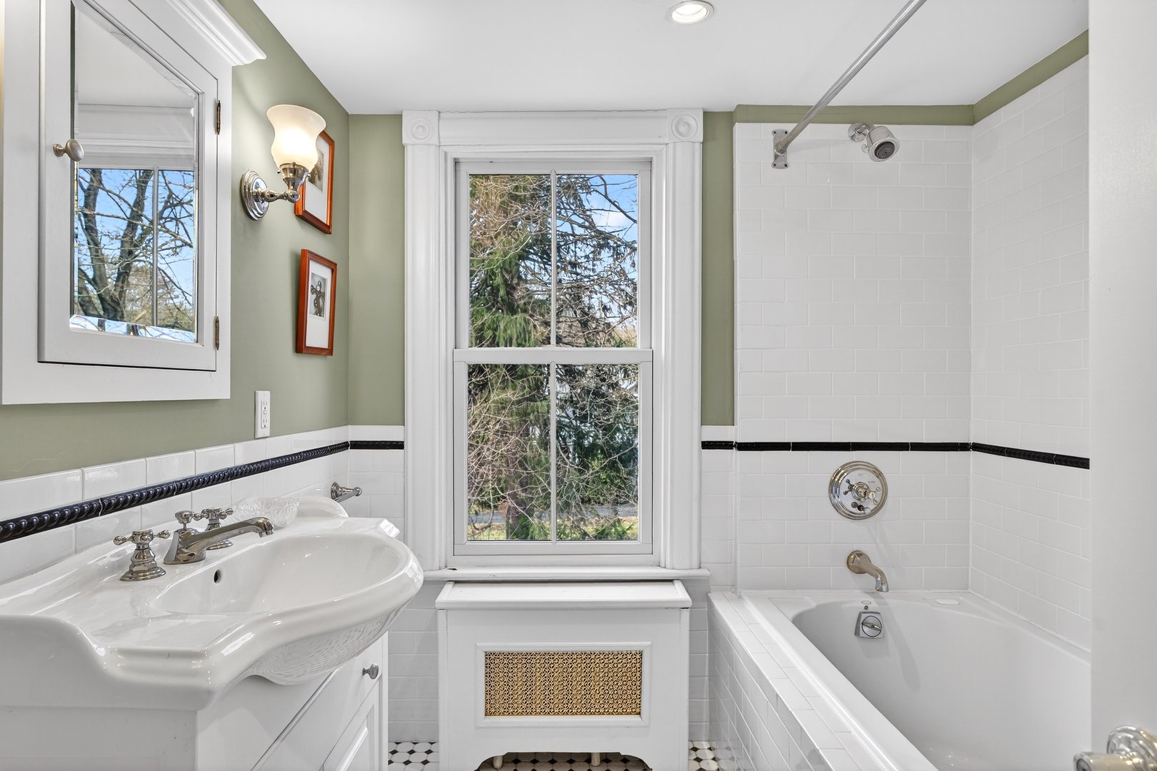 247 Broadway Photo 38