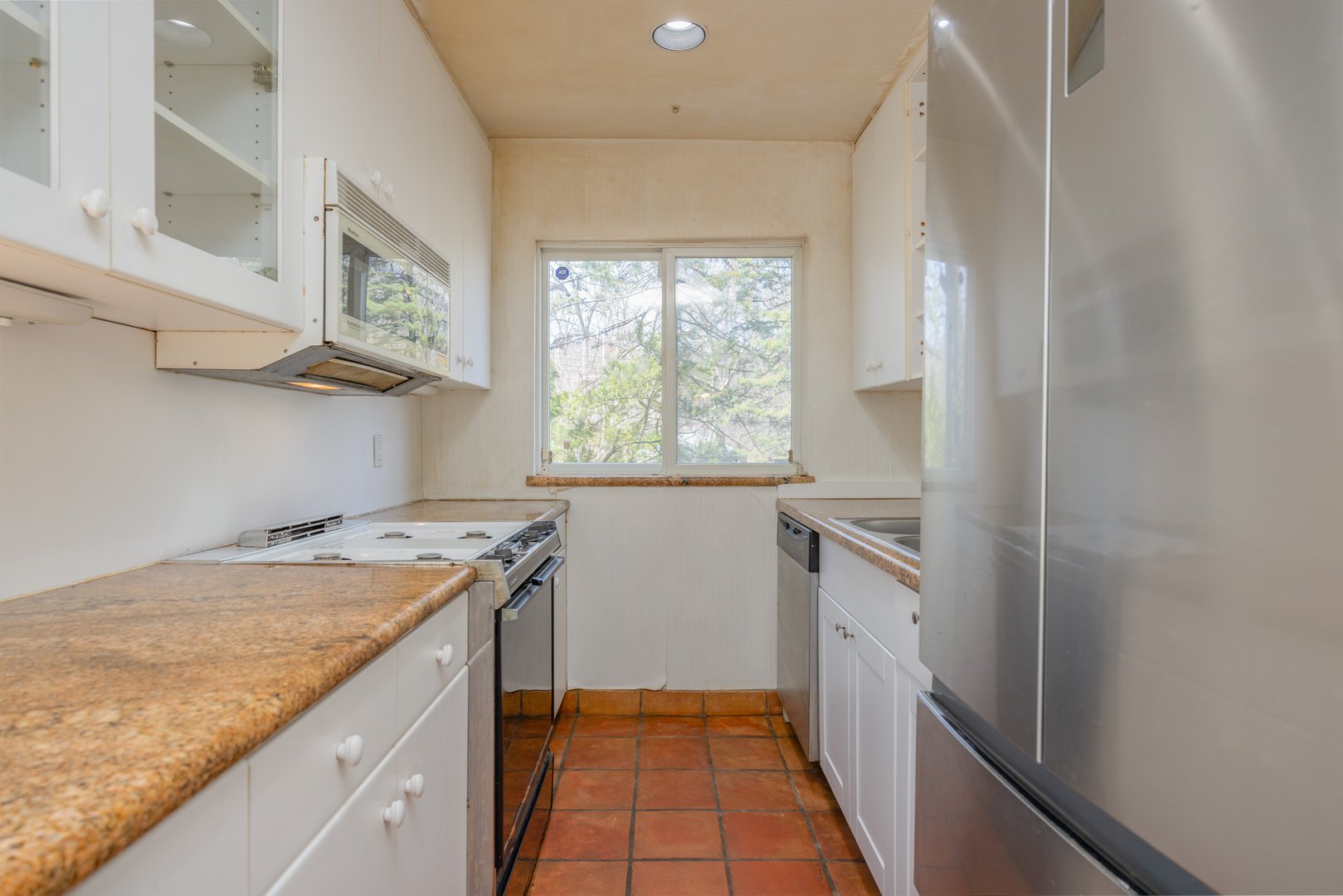 5410 Mosholu Avenue Photo 6
