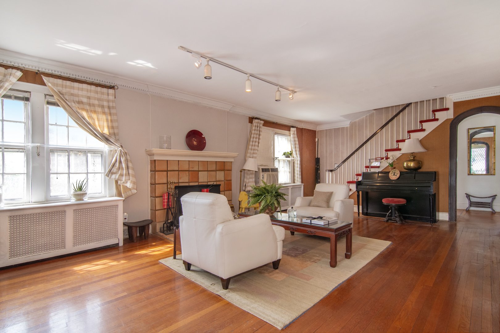 102 Magnolia Avenue Photo 6