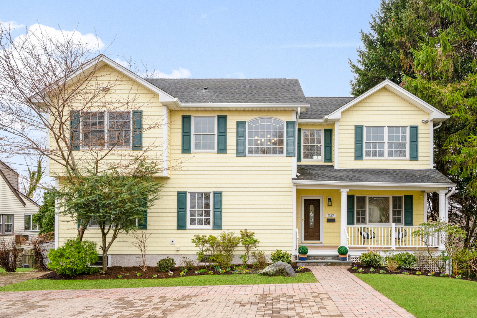 1127 Jensen Avenue Photo 2