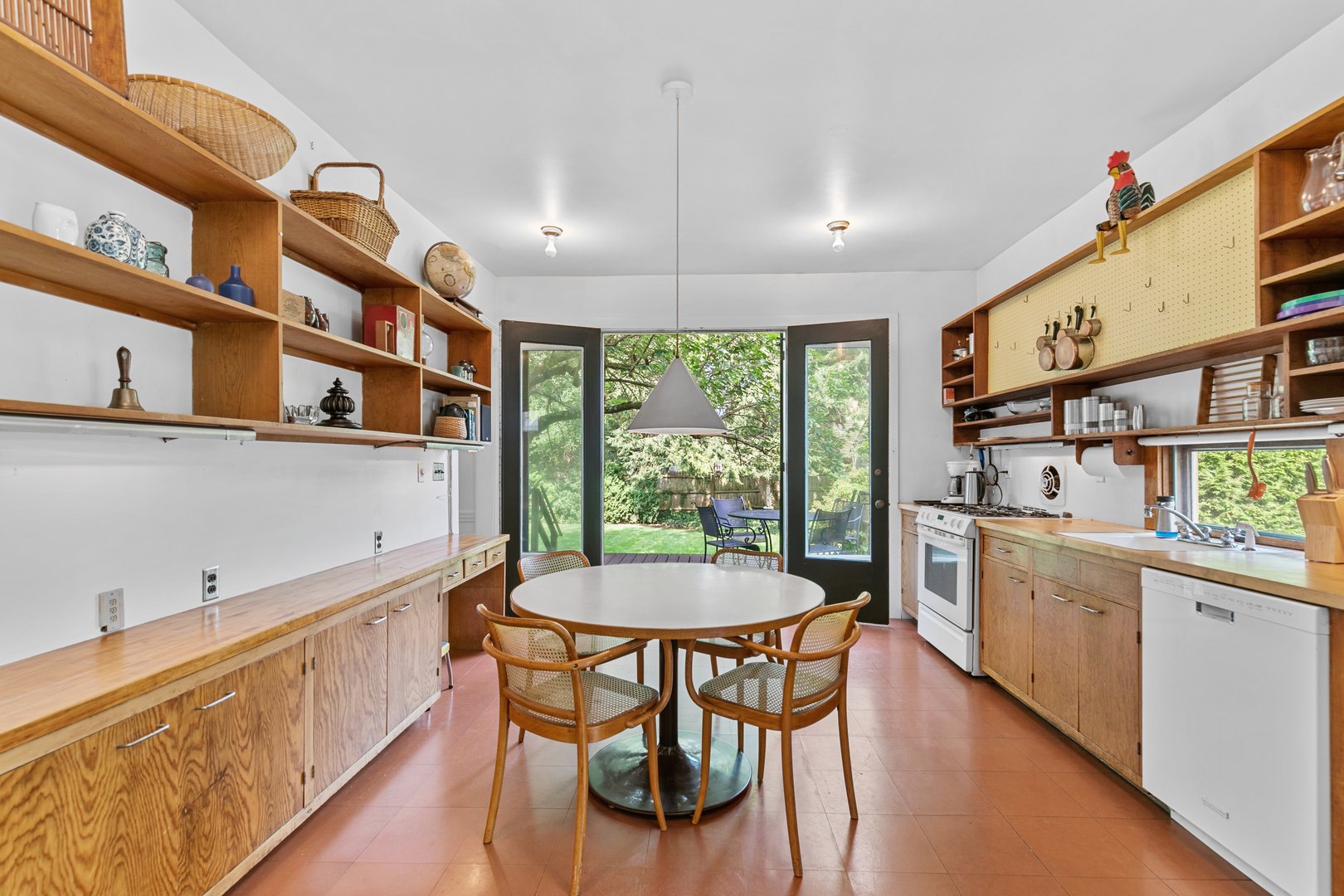 266 Everit Street Photo 5