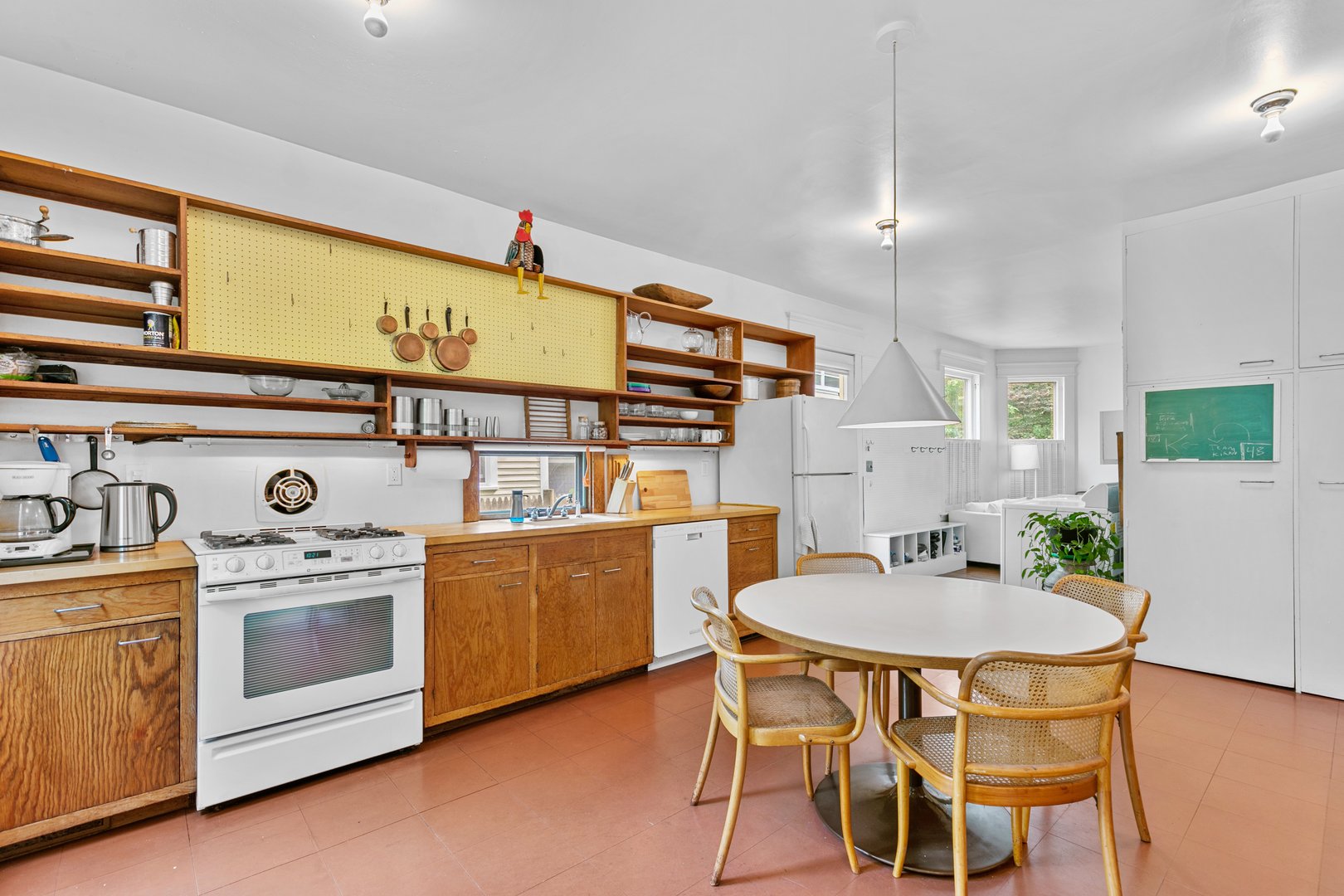 266 Everit Street Photo 7