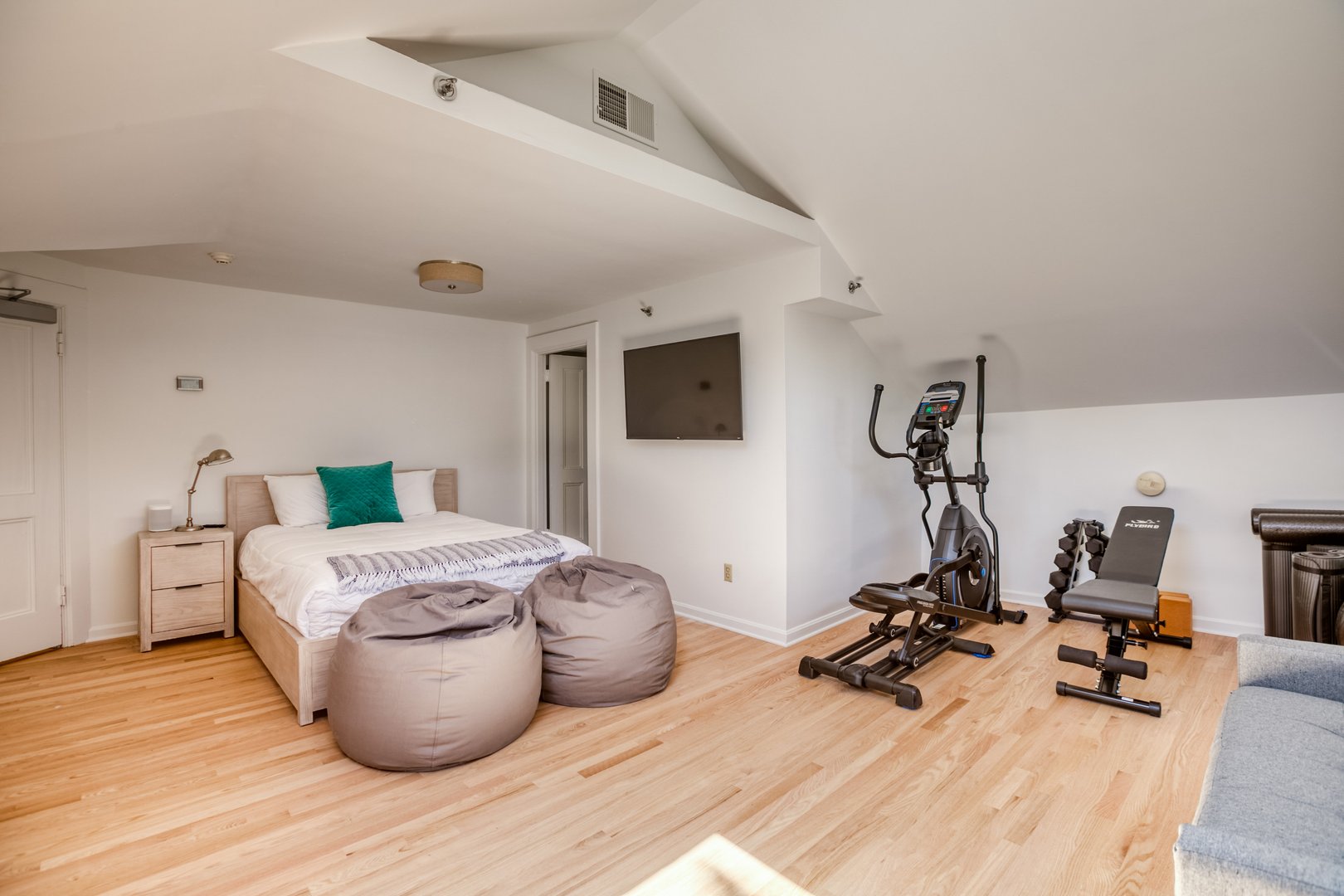 2 Kemble St Photo 32