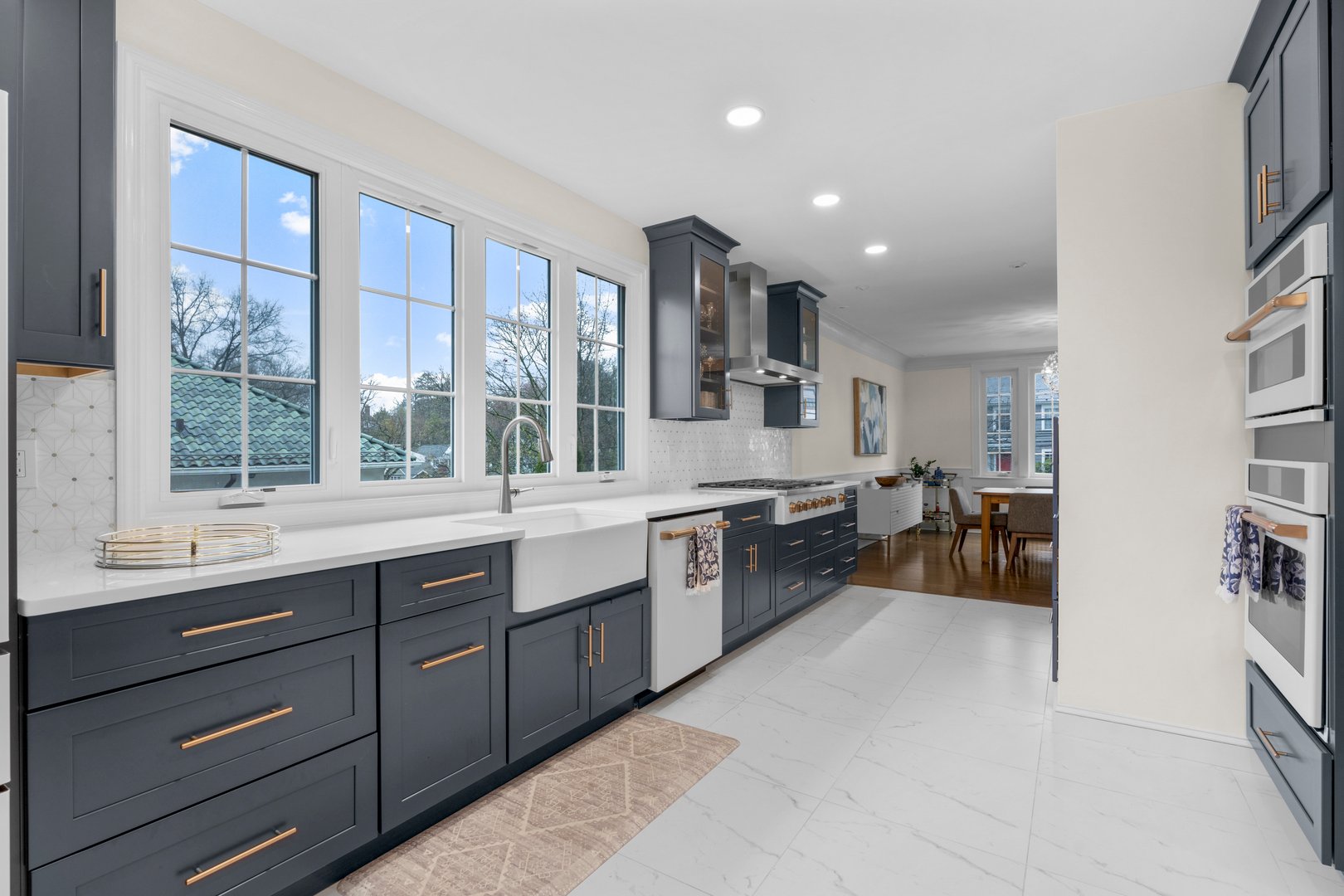 90 Boulevard Photo 14
