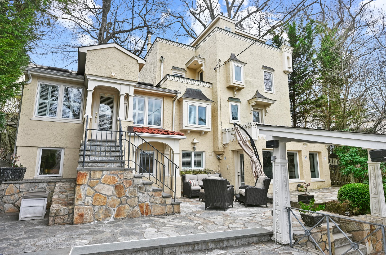 35 Euclid Avenue Photo 5