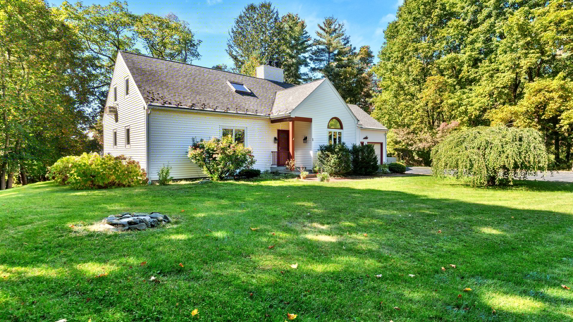 1 Cornwall Dr Photo 3