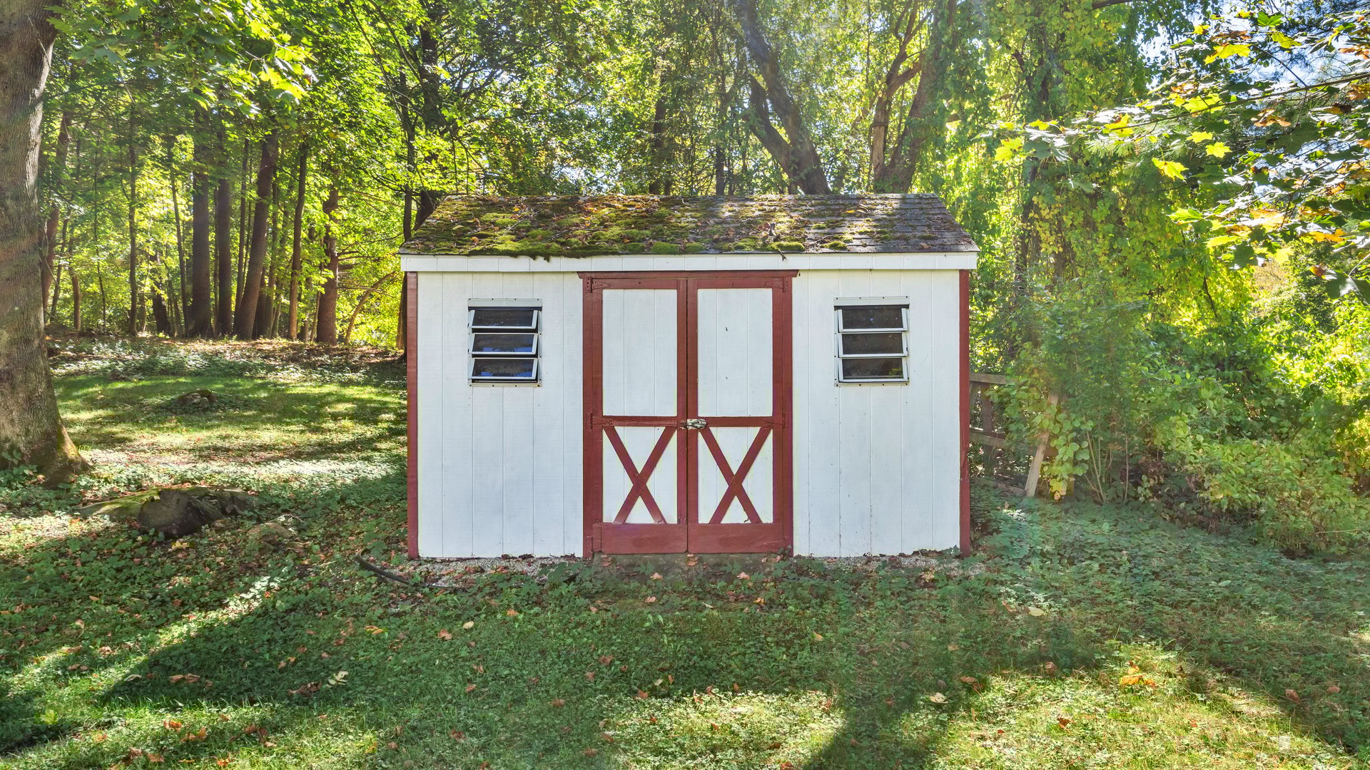 1 Cornwall Dr Photo 36