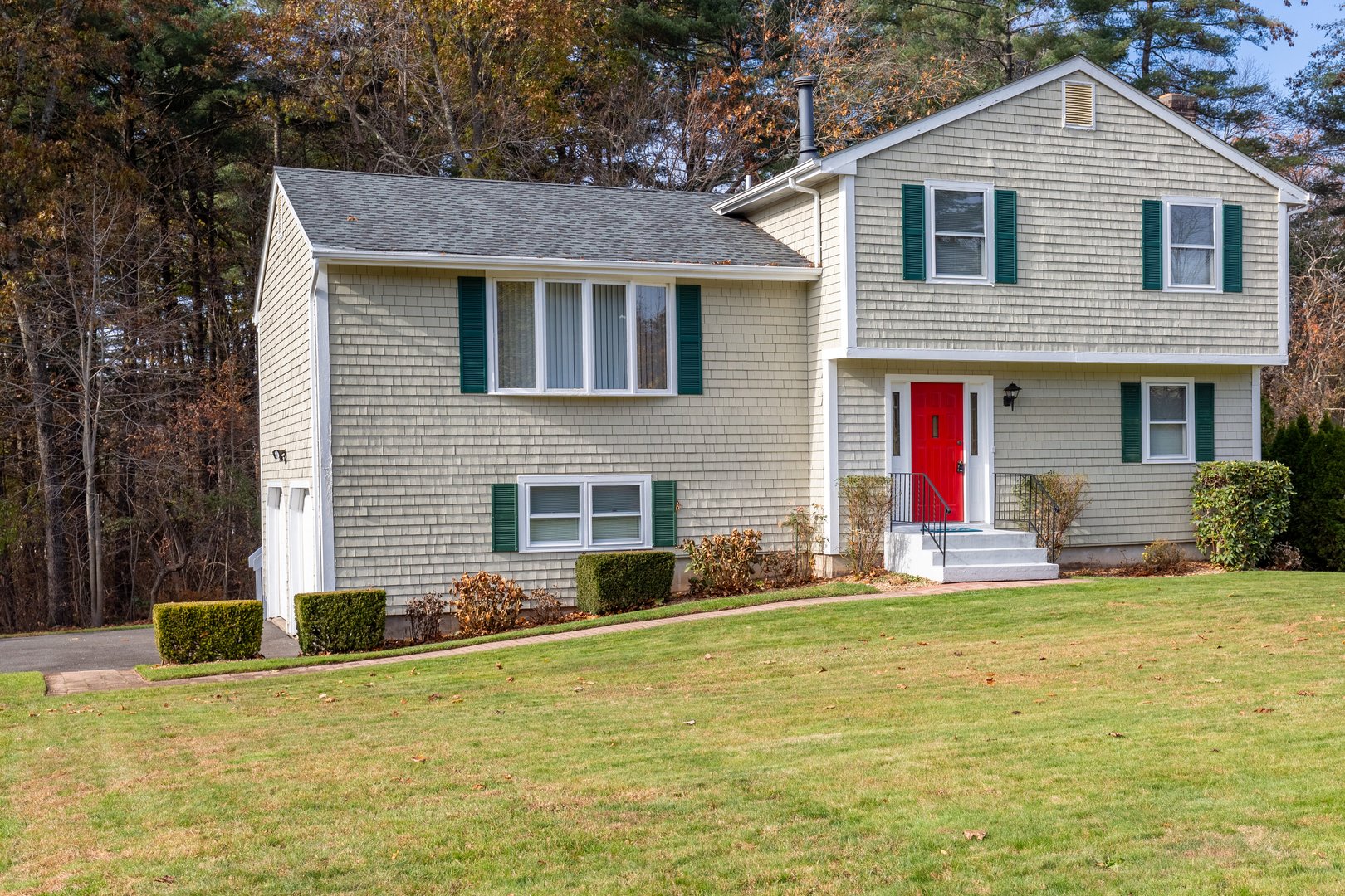 26 Woodside Drive Photo 3