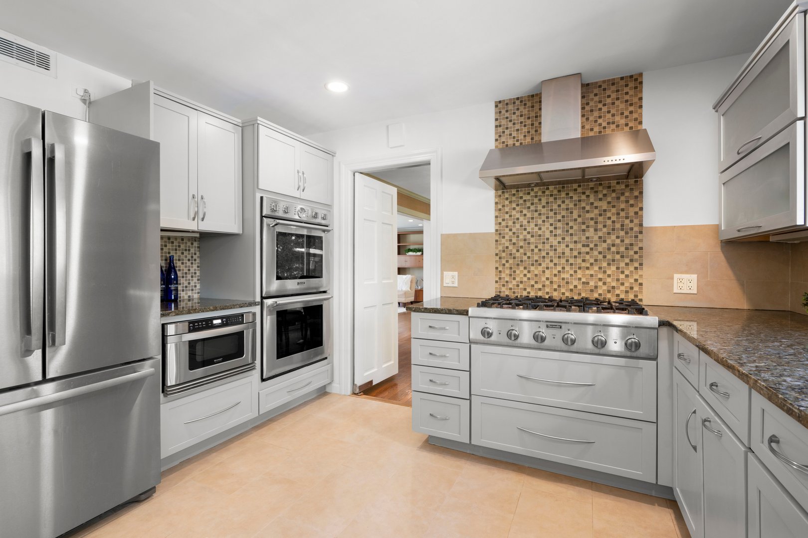 720 Claflin Avenue Photo 17