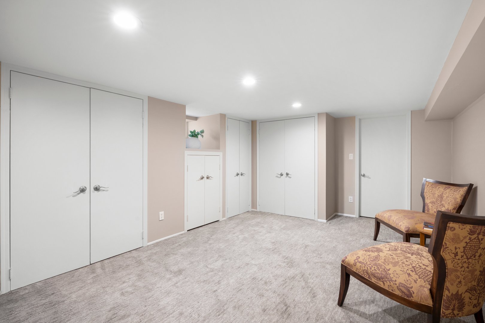 720 Claflin Avenue Photo 40