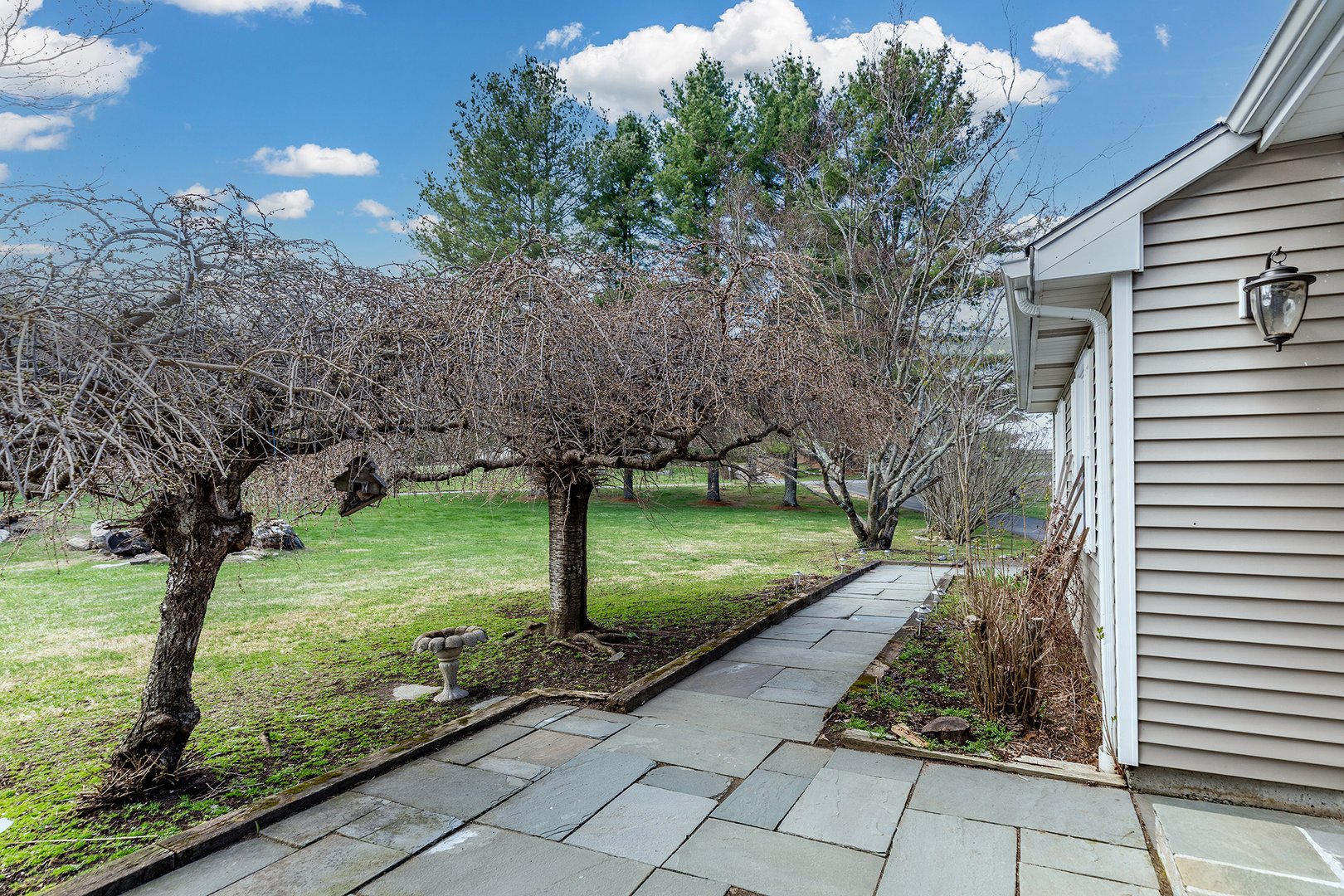 12 Quaker Ridge Road Photo 3