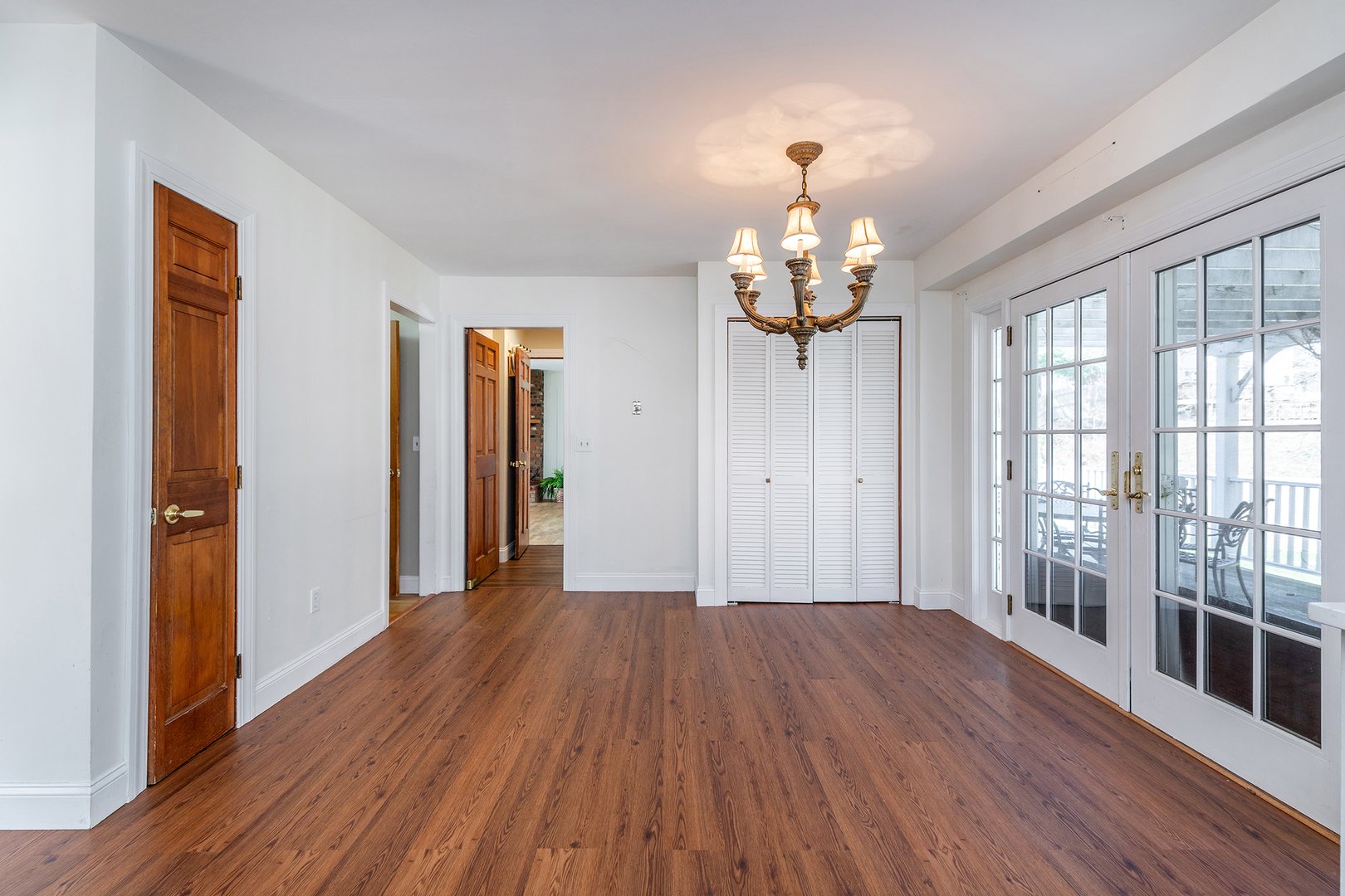 12 Quaker Ridge Road Photo 13