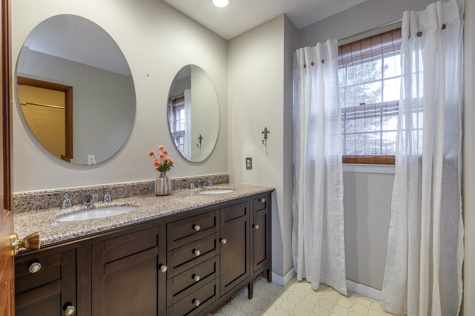 12 Quaker Ridge Road Photo 29