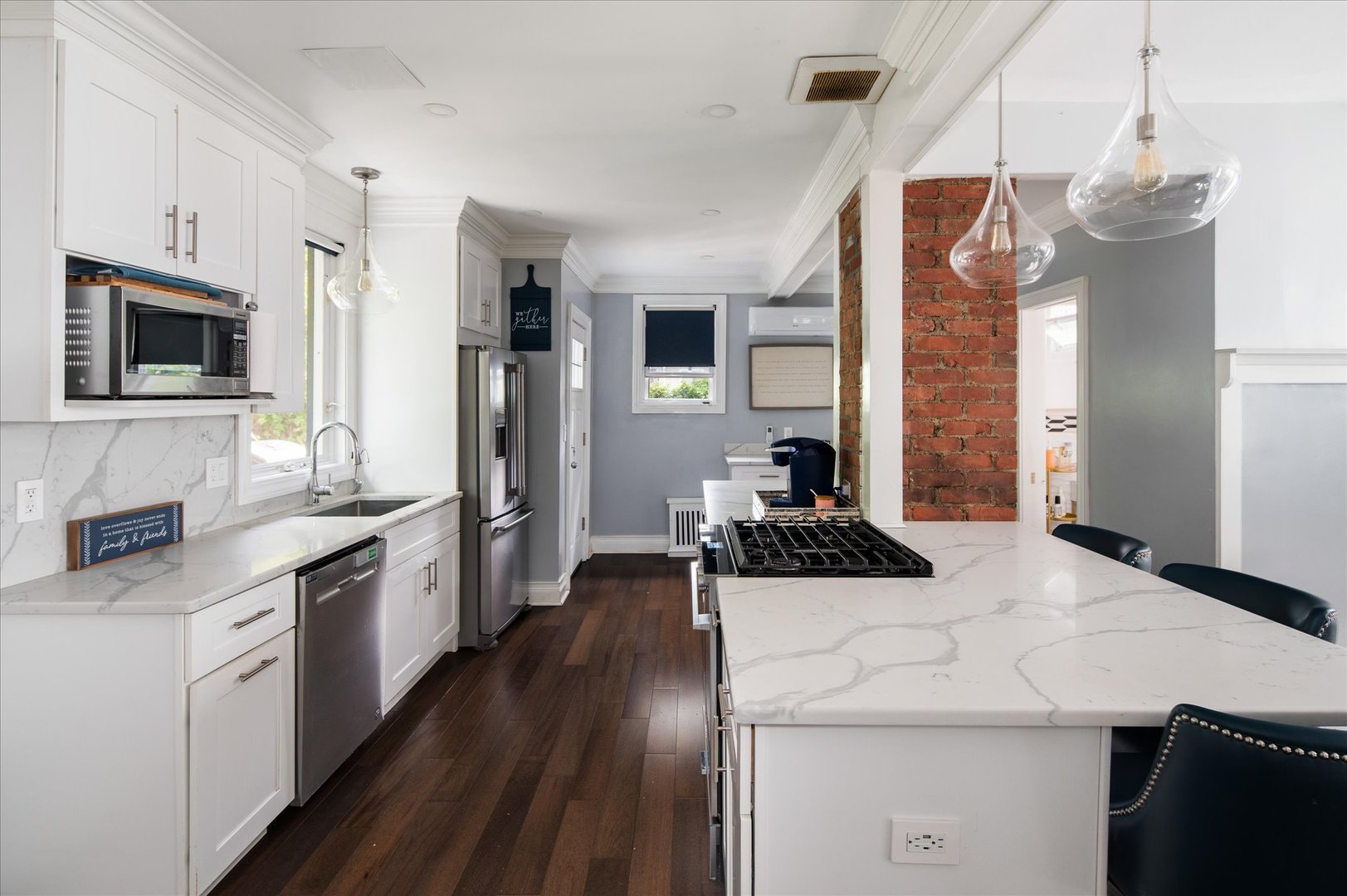 737 Bradley Street Photo 14