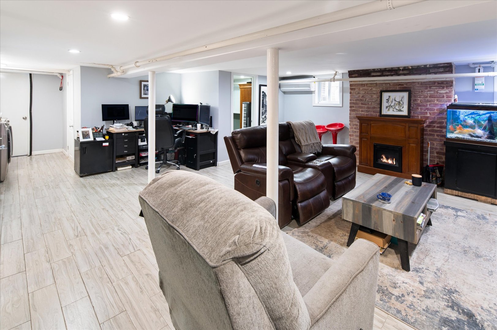 737 Bradley Street Photo 25