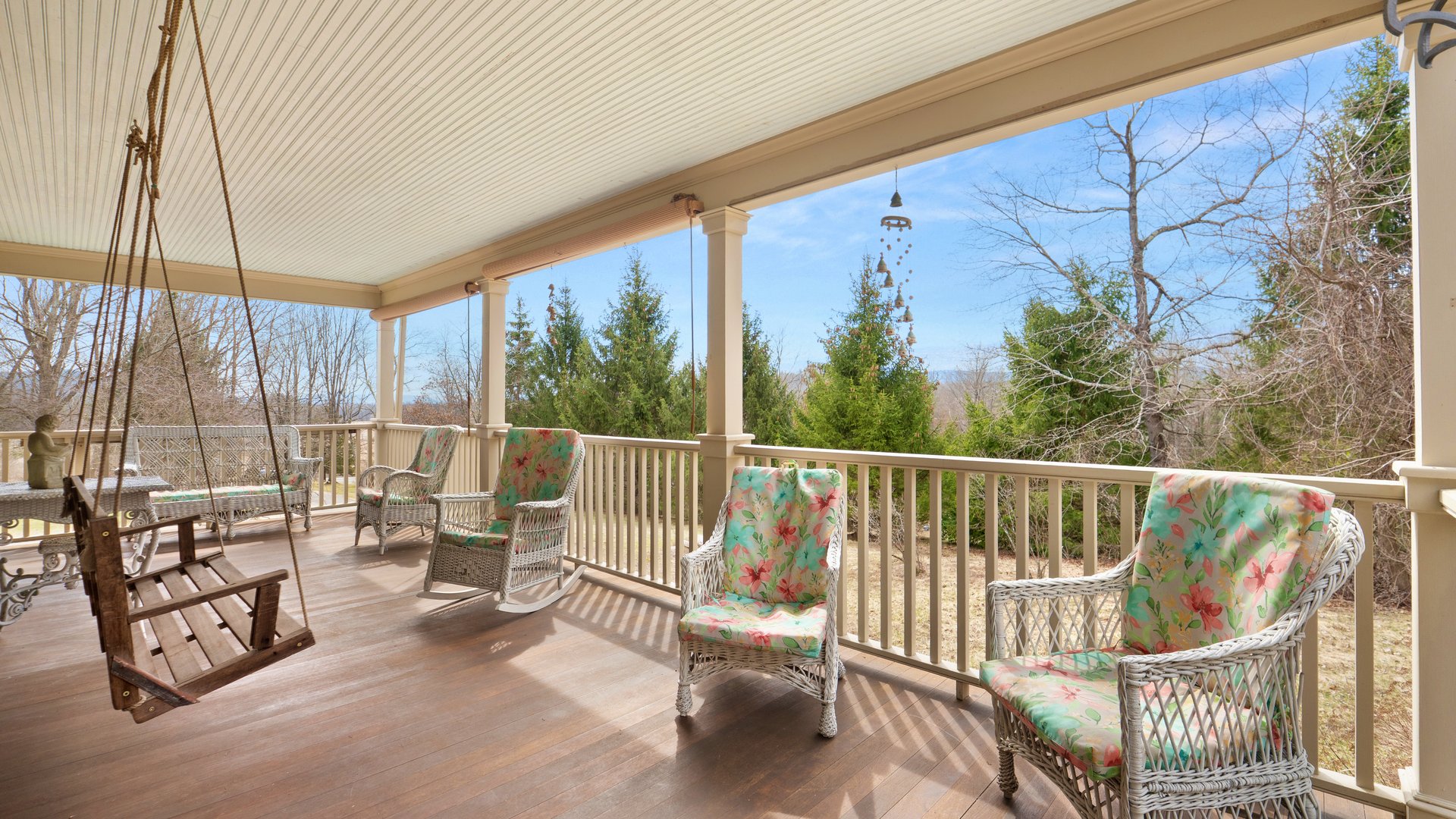 260 Maple Ave Photo 6