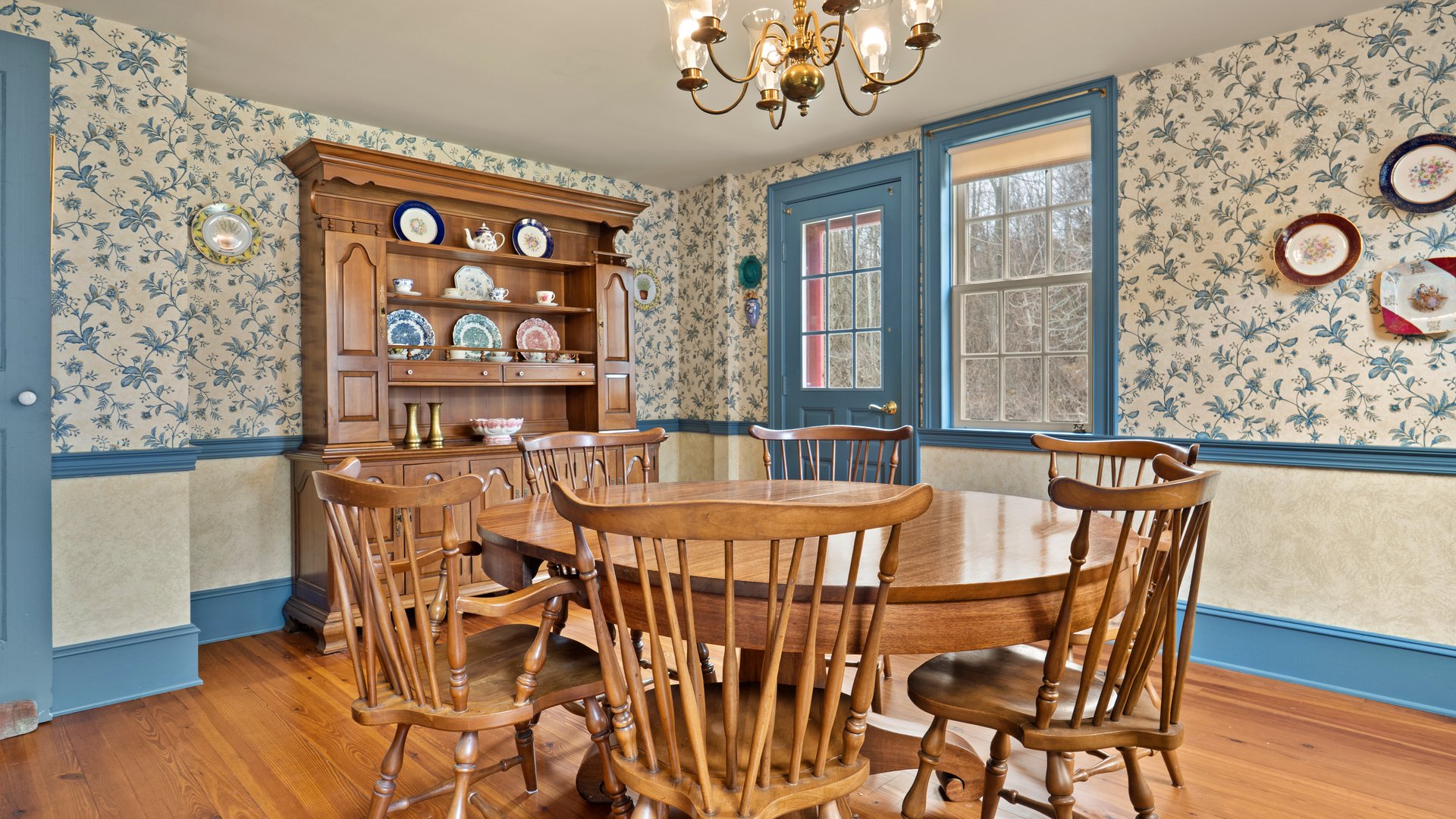 260 Maple Ave Photo 11