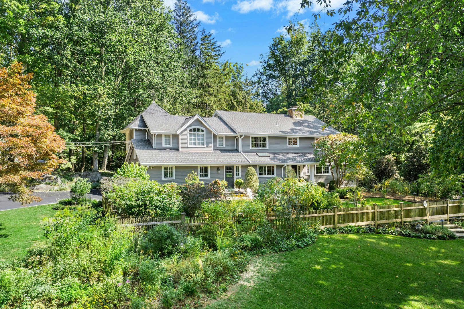 15 Queens Lane Photo 3