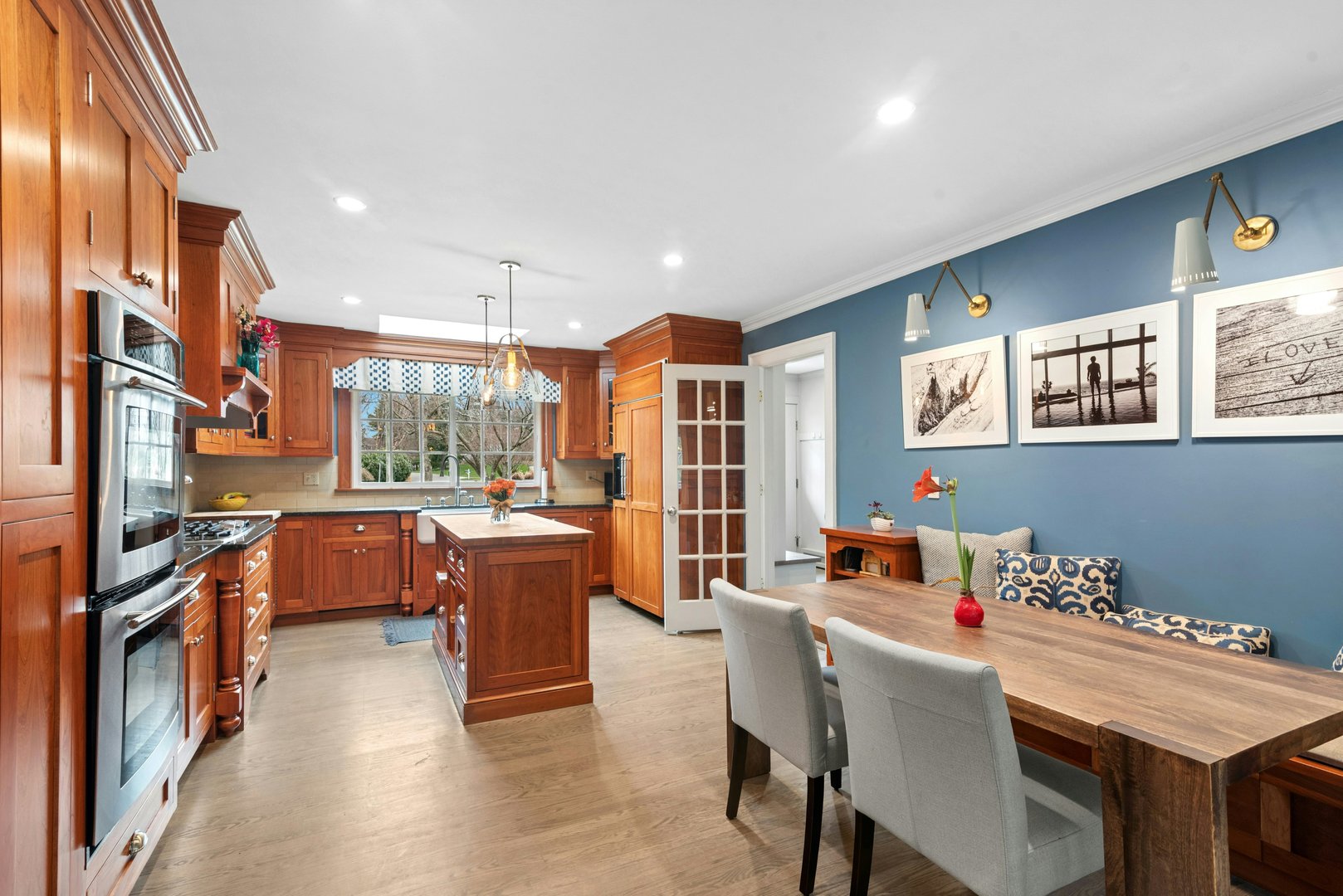 15 Queens Lane Photo 11