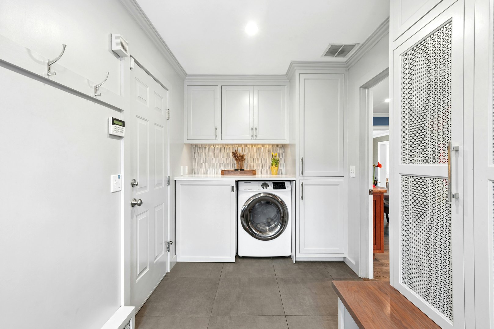 15 Queens Lane Photo 15