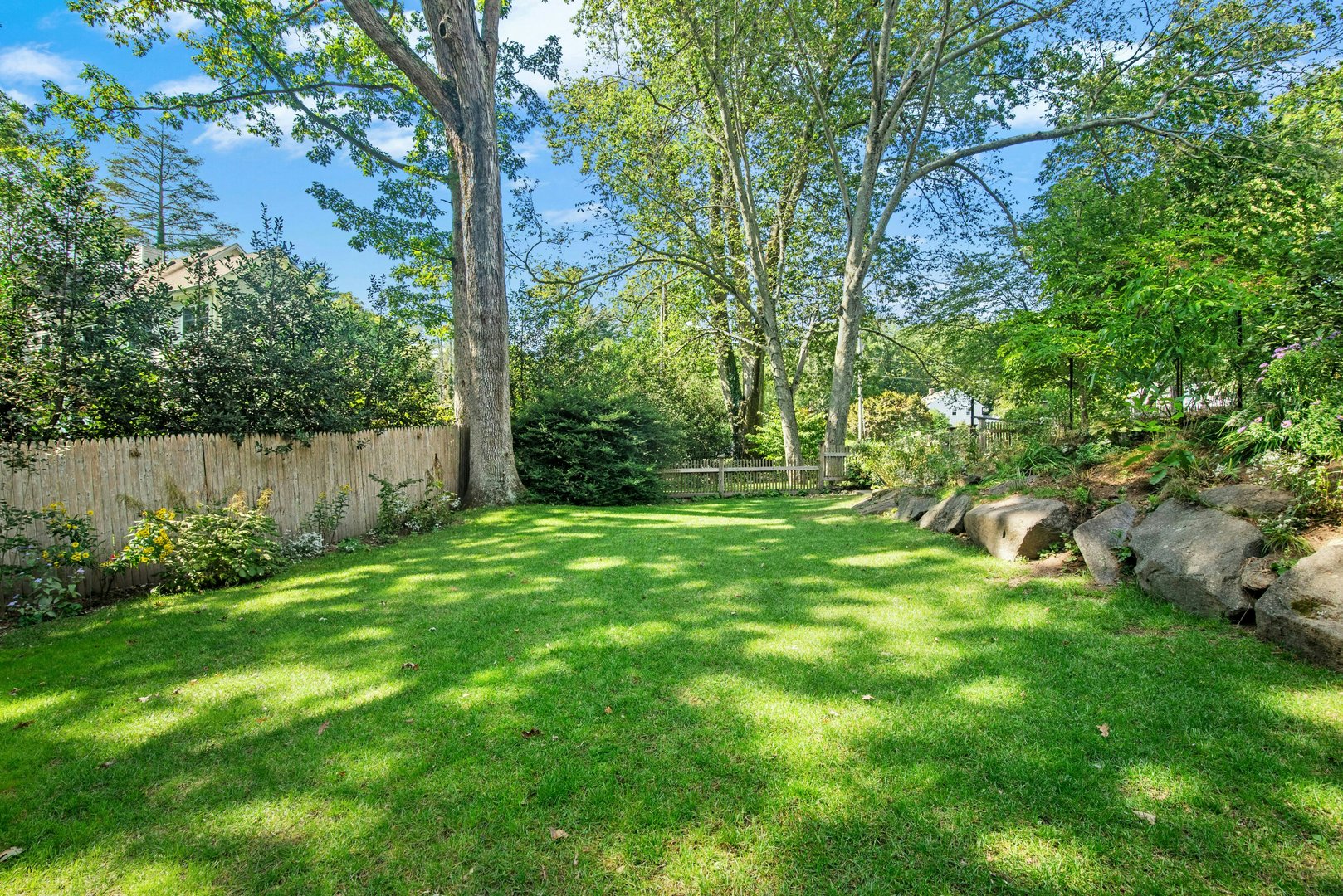 15 Queens Lane Photo 36