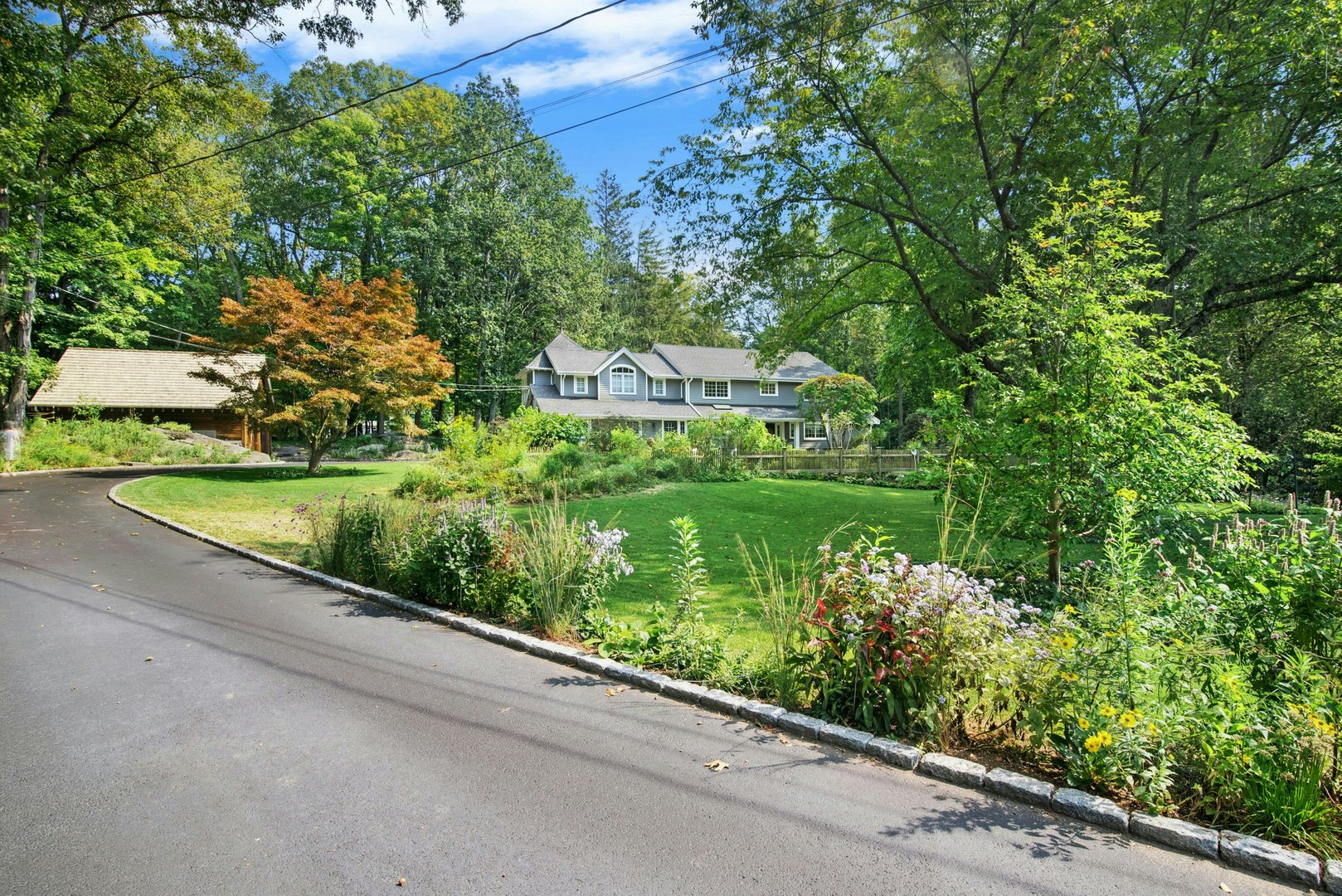 15 Queens Lane Photo 40