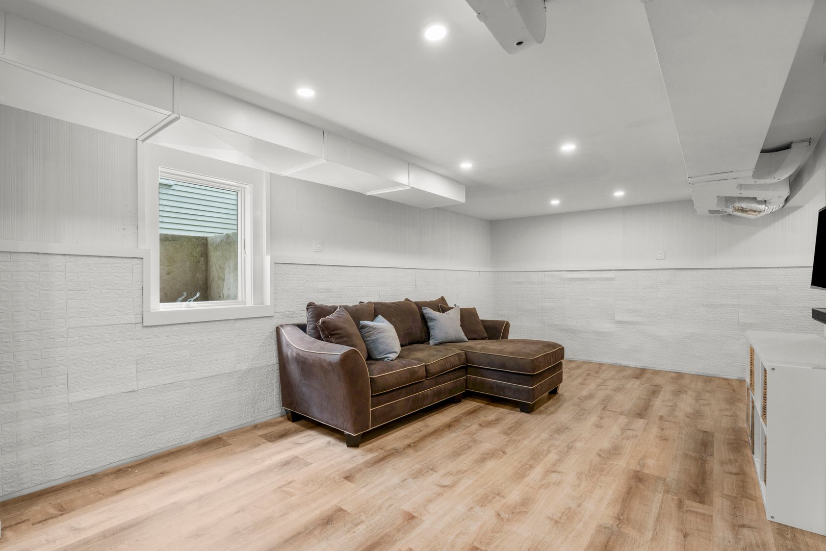 42 Iselin Terrace Photo 24