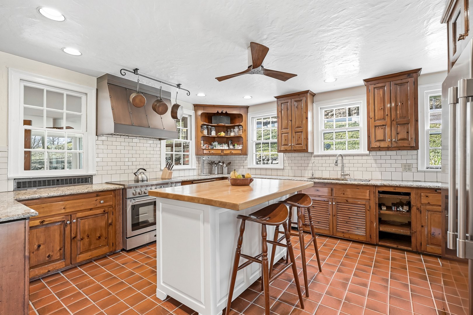 333 W Hartsdale Avenue Photo 18