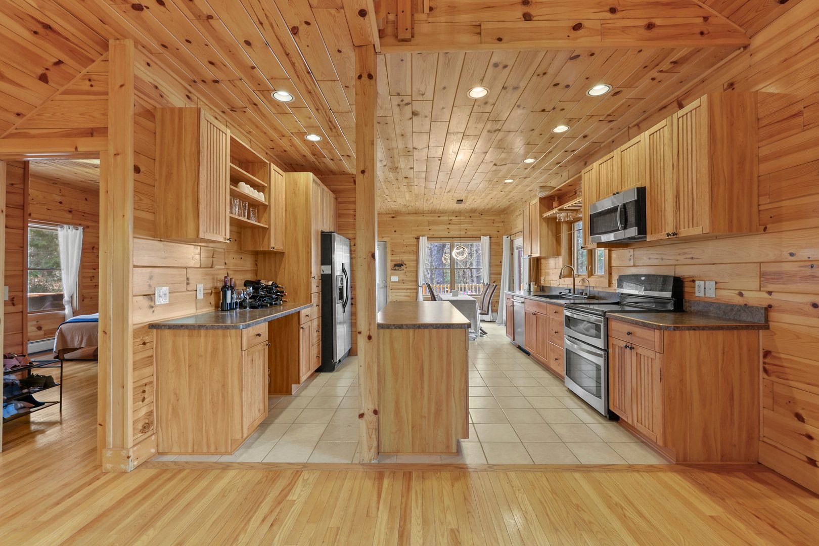 633 E Otis Rd Photo 12