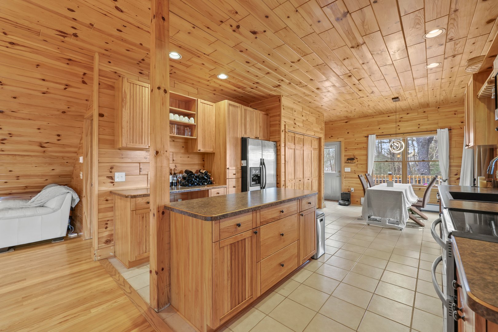 633 E Otis Rd Photo 14