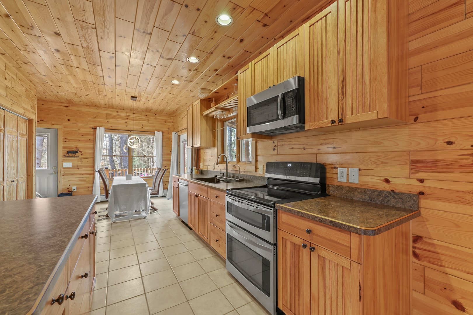 633 E Otis Rd Photo 15