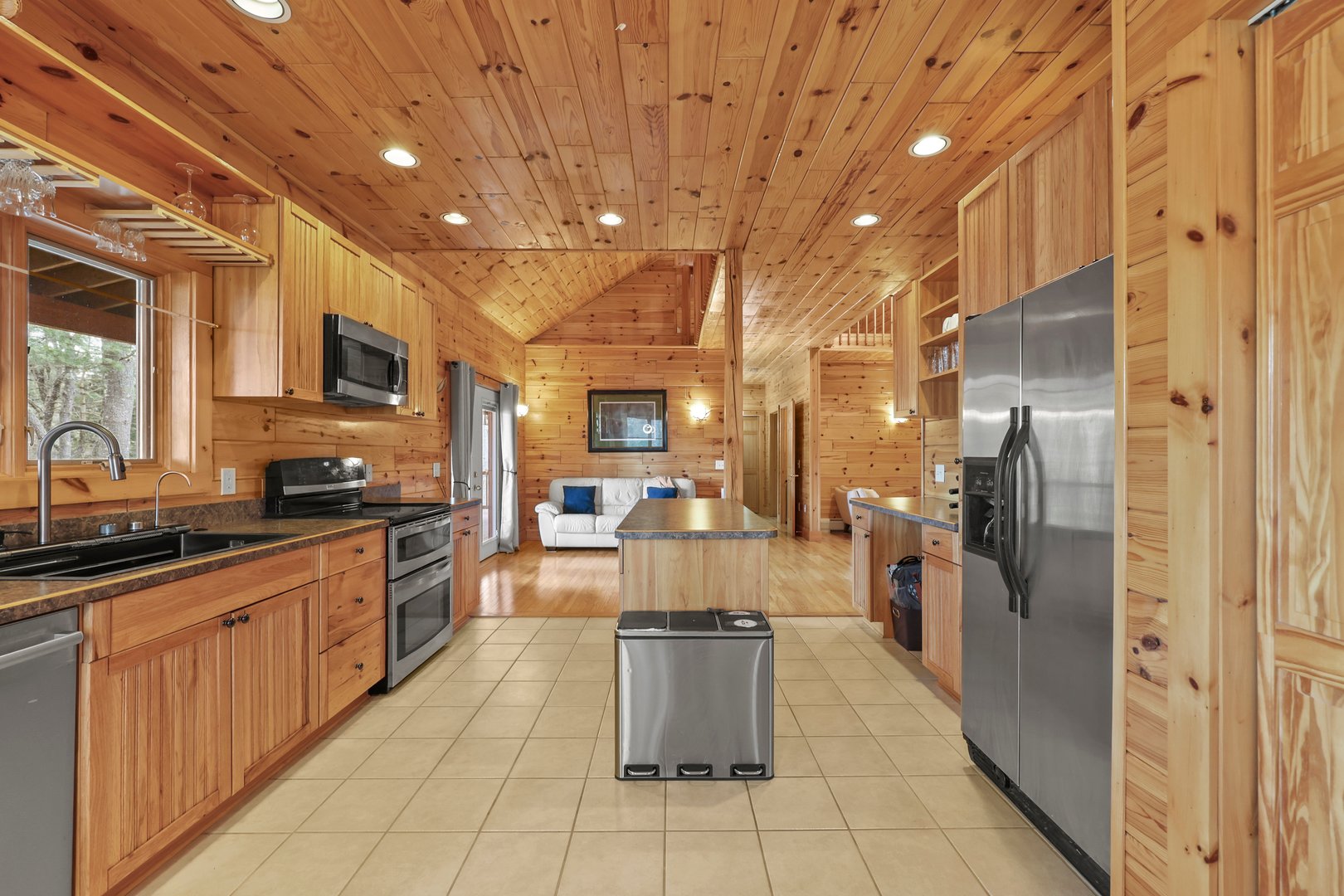 633 E Otis Rd Photo 19