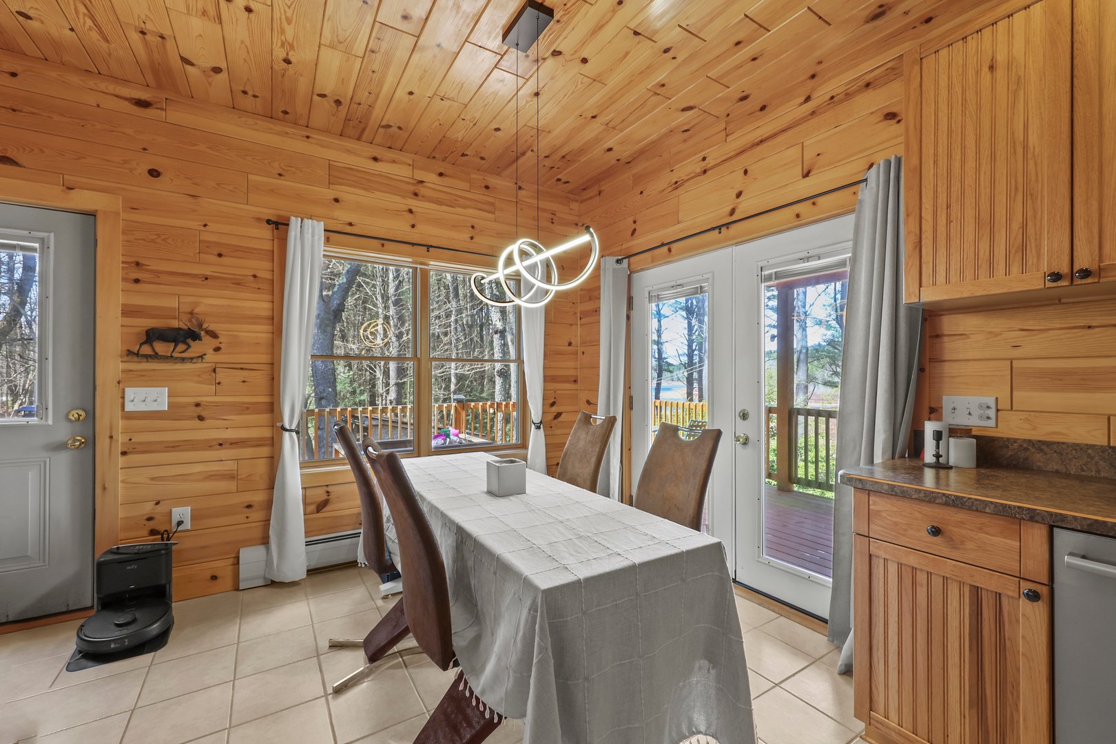 633 E Otis Rd Photo 21