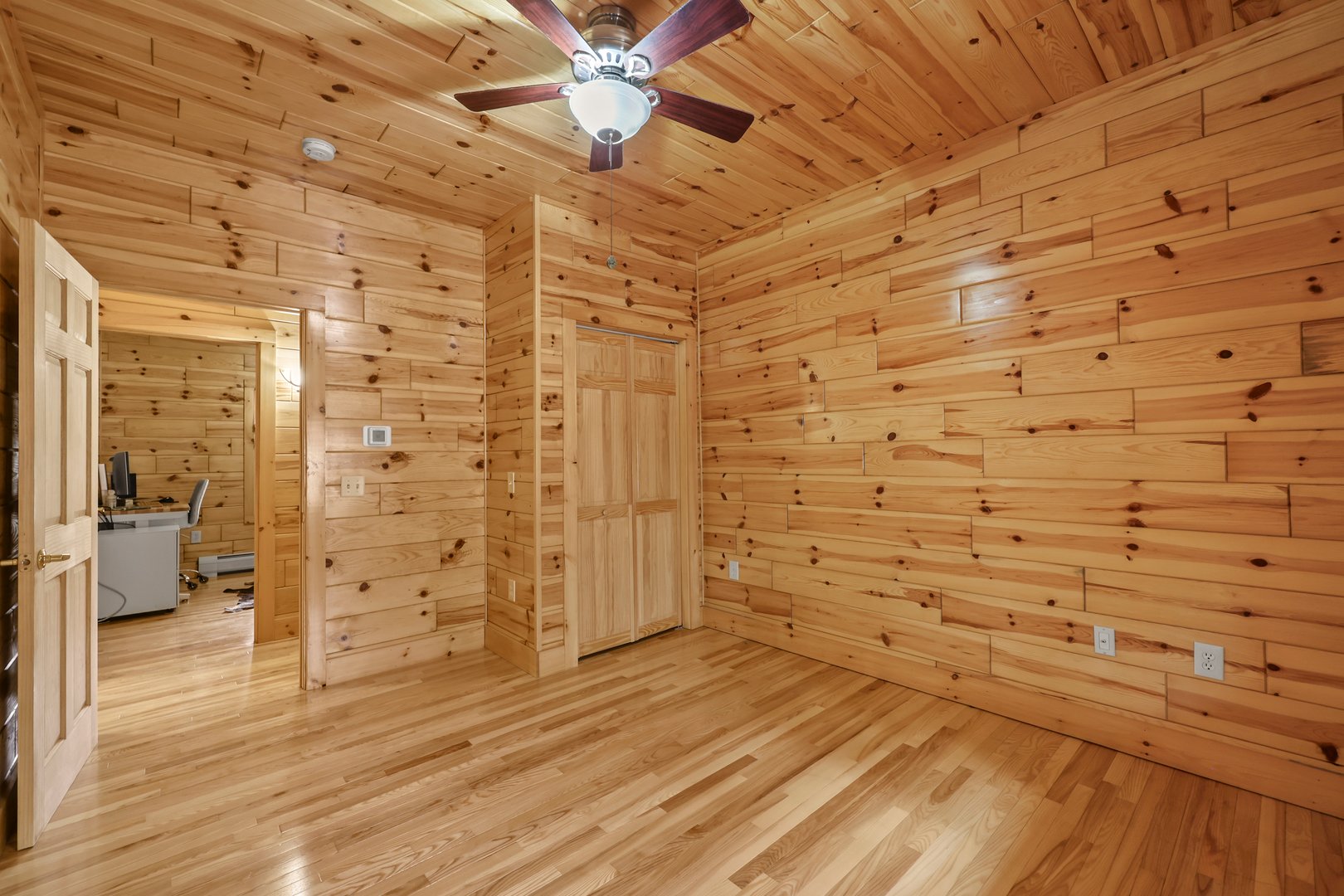 633 E Otis Rd Photo 28