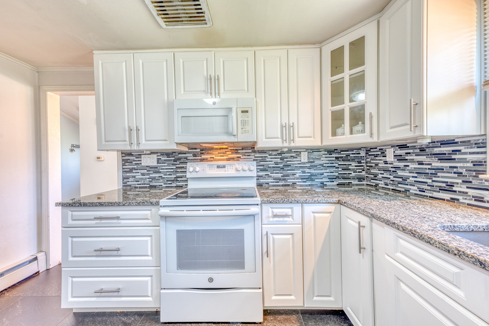 43 Hilldale Road Photo 8