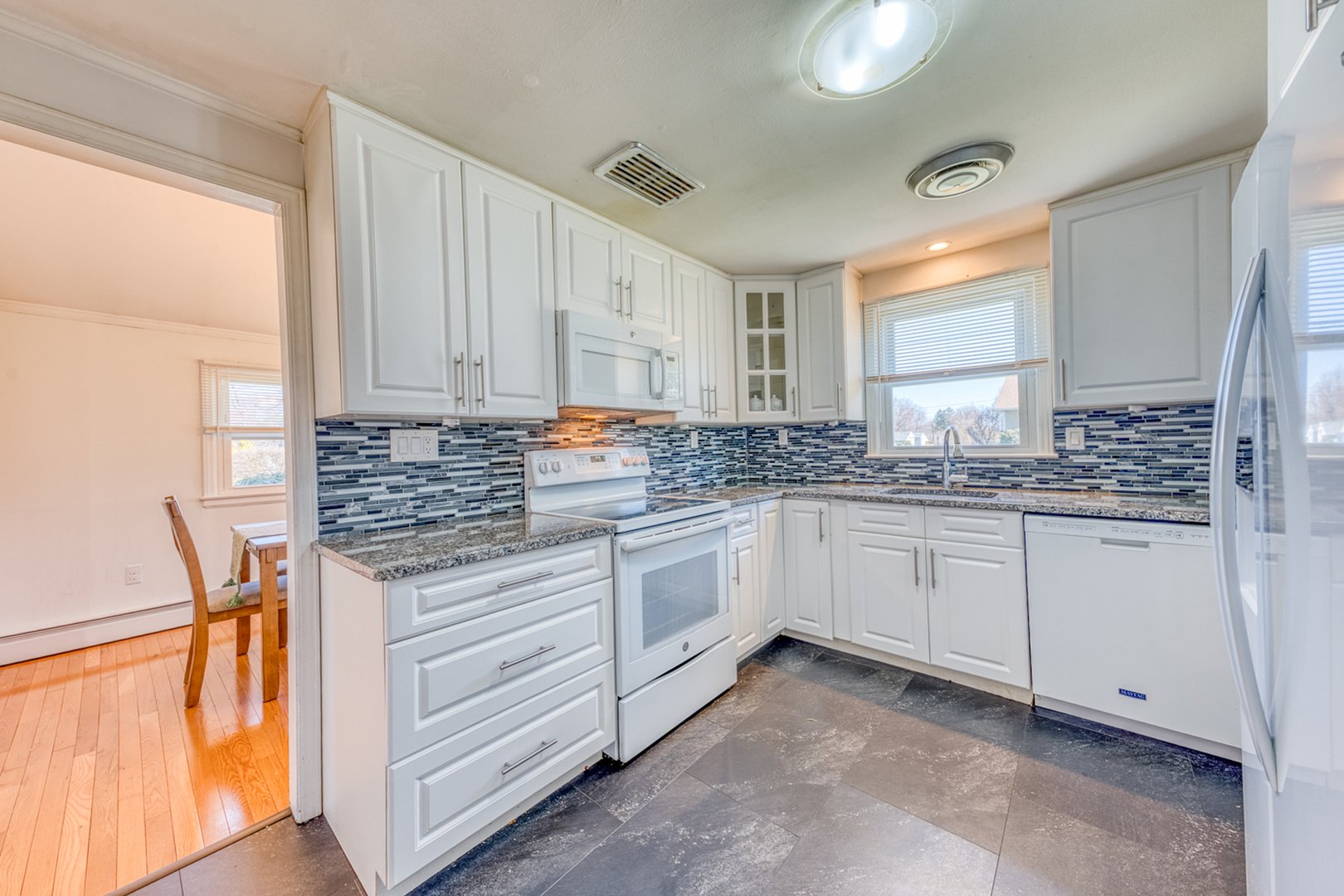 43 Hilldale Road Photo 10