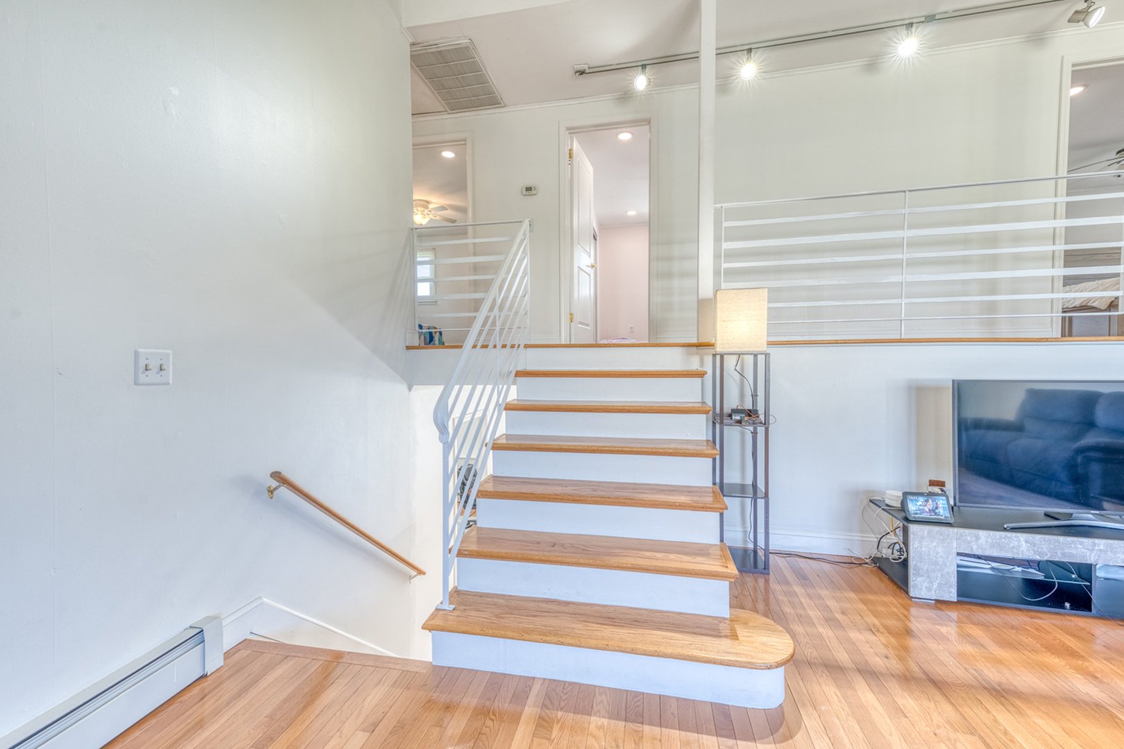 43 Hilldale Road Photo 13