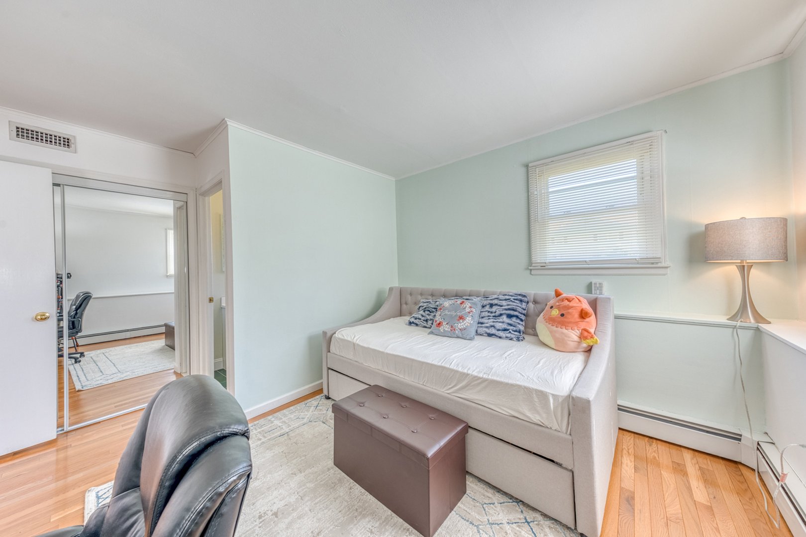 43 Hilldale Road Photo 28