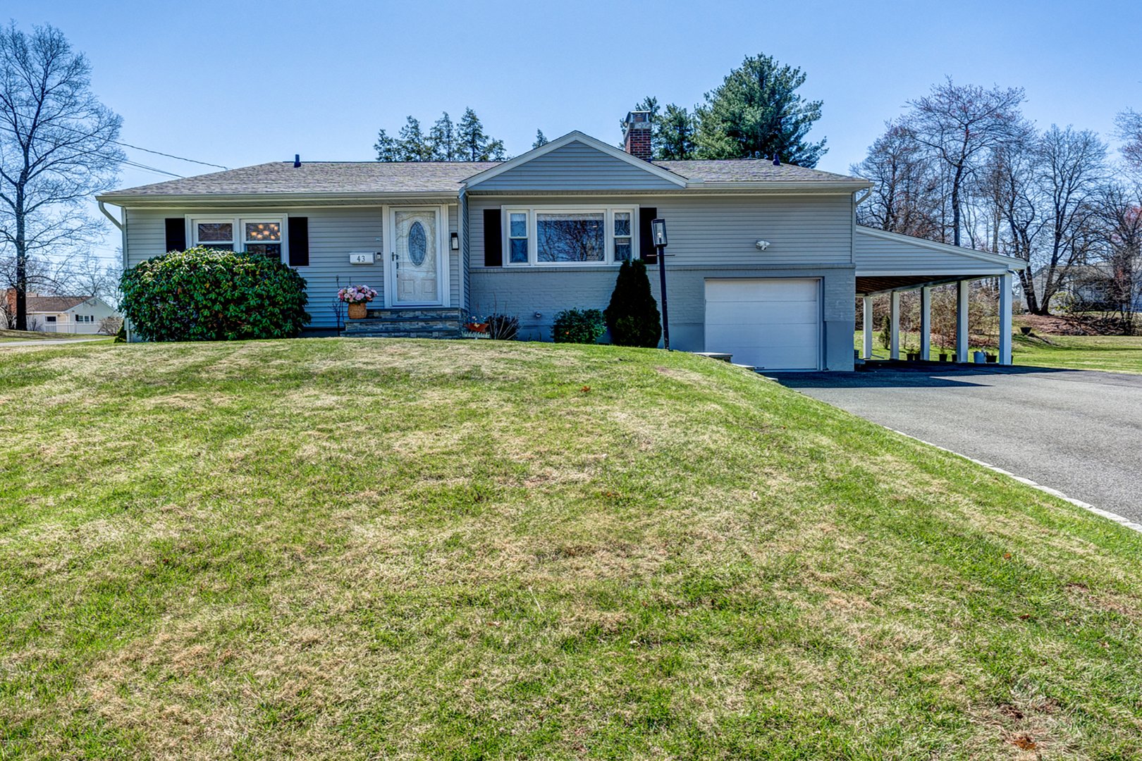 43 Hilldale Road Photo 1