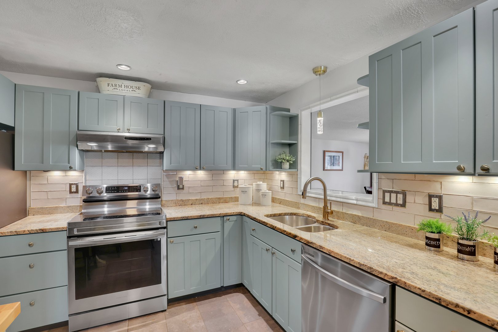 14 Burlwood Drive Photo 7