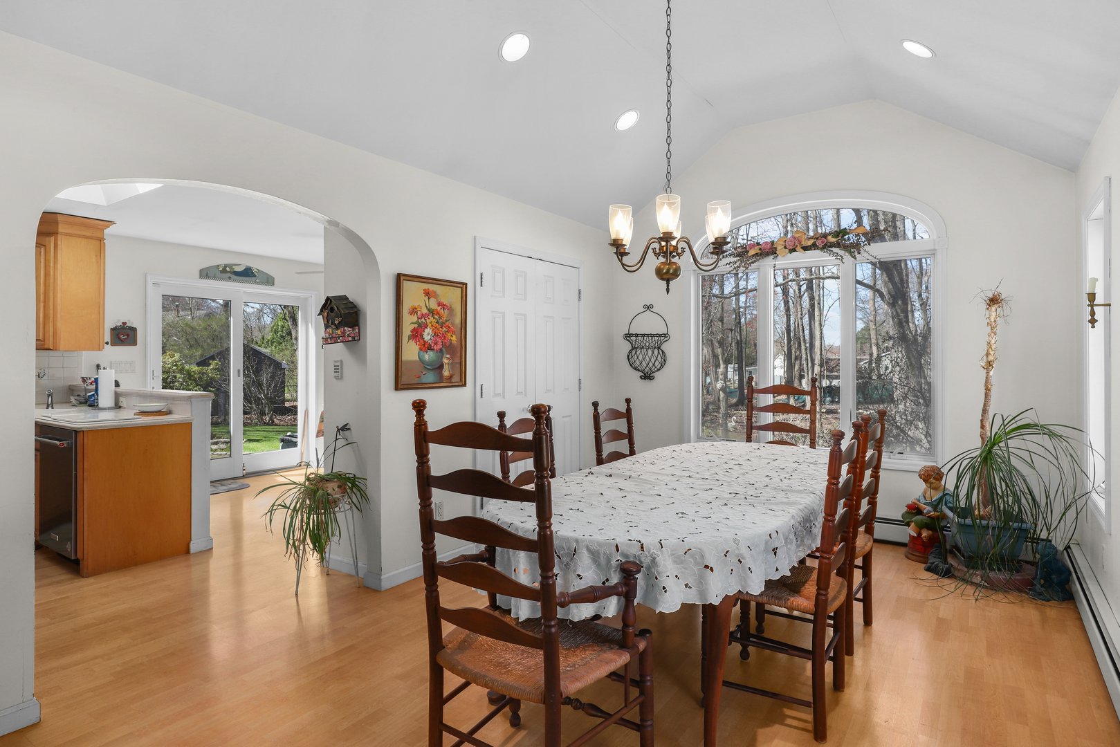 2378 Pine Grove Court Photo 9