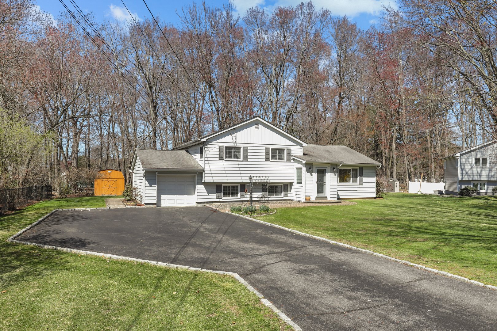 2378 Pine Grove Court Photo 18