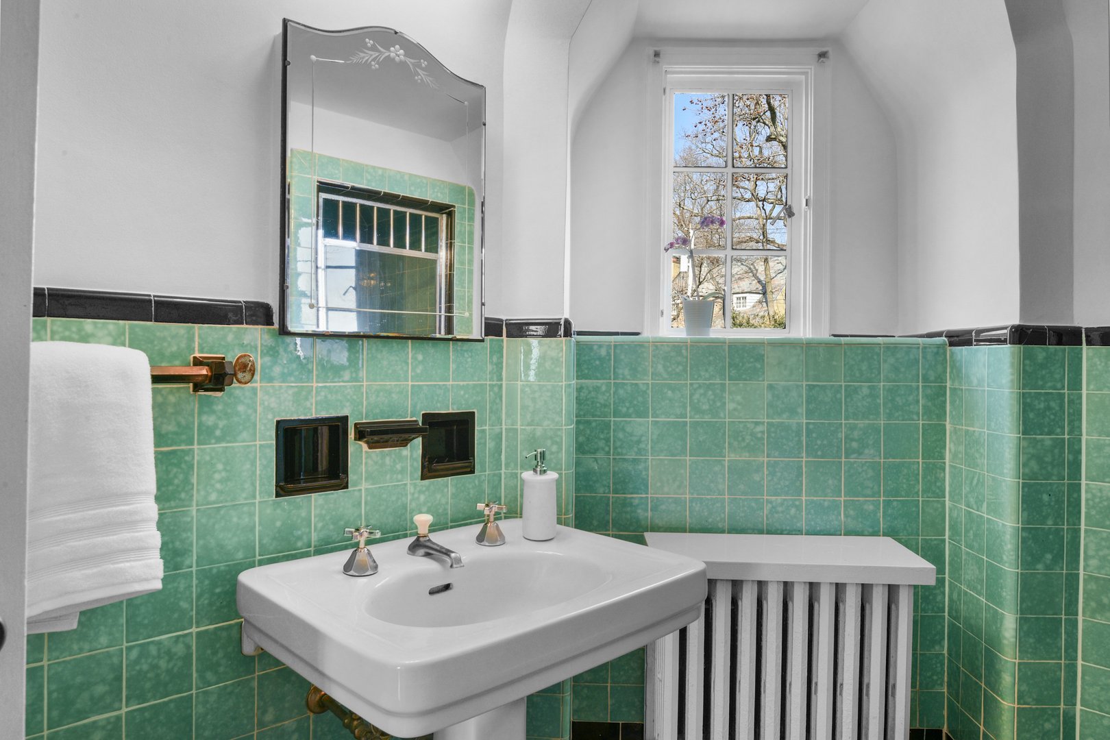 79 Mountain Avenue Photo 33