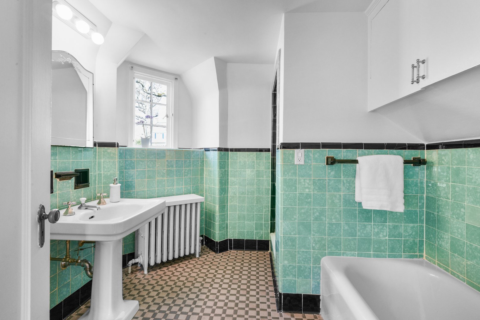 79 Mountain Avenue Photo 32