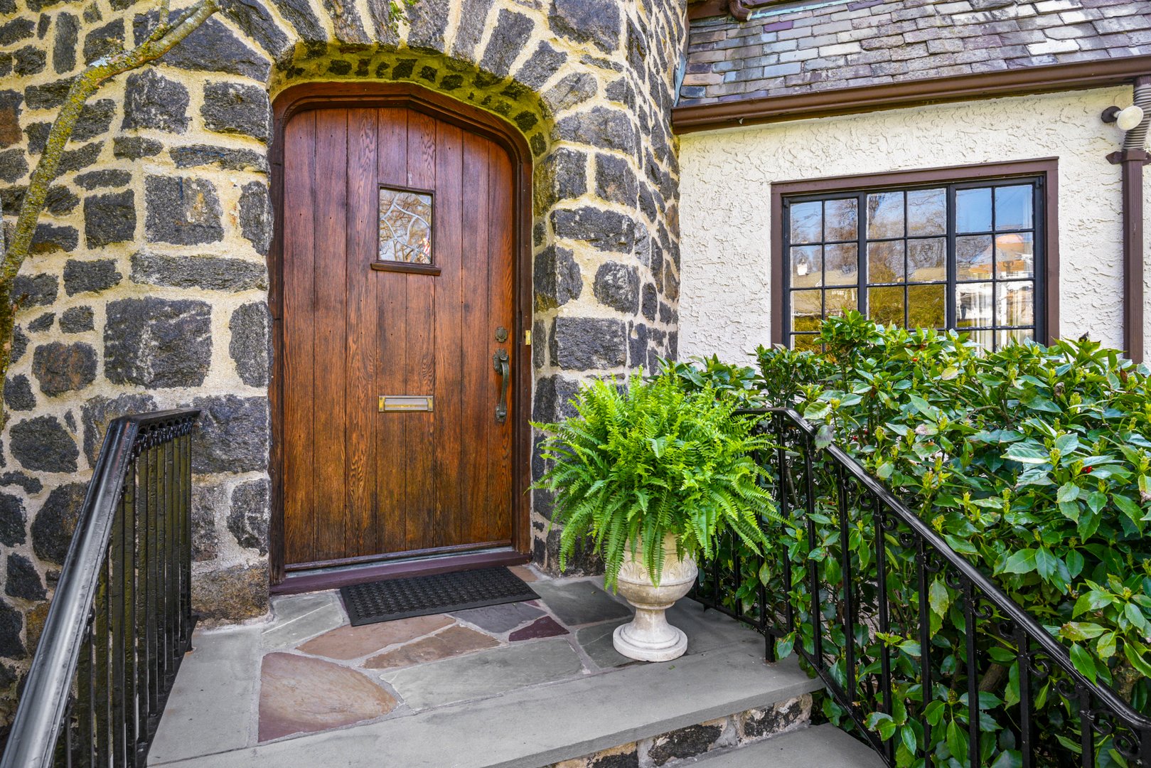 79 Mountain Avenue Photo 7